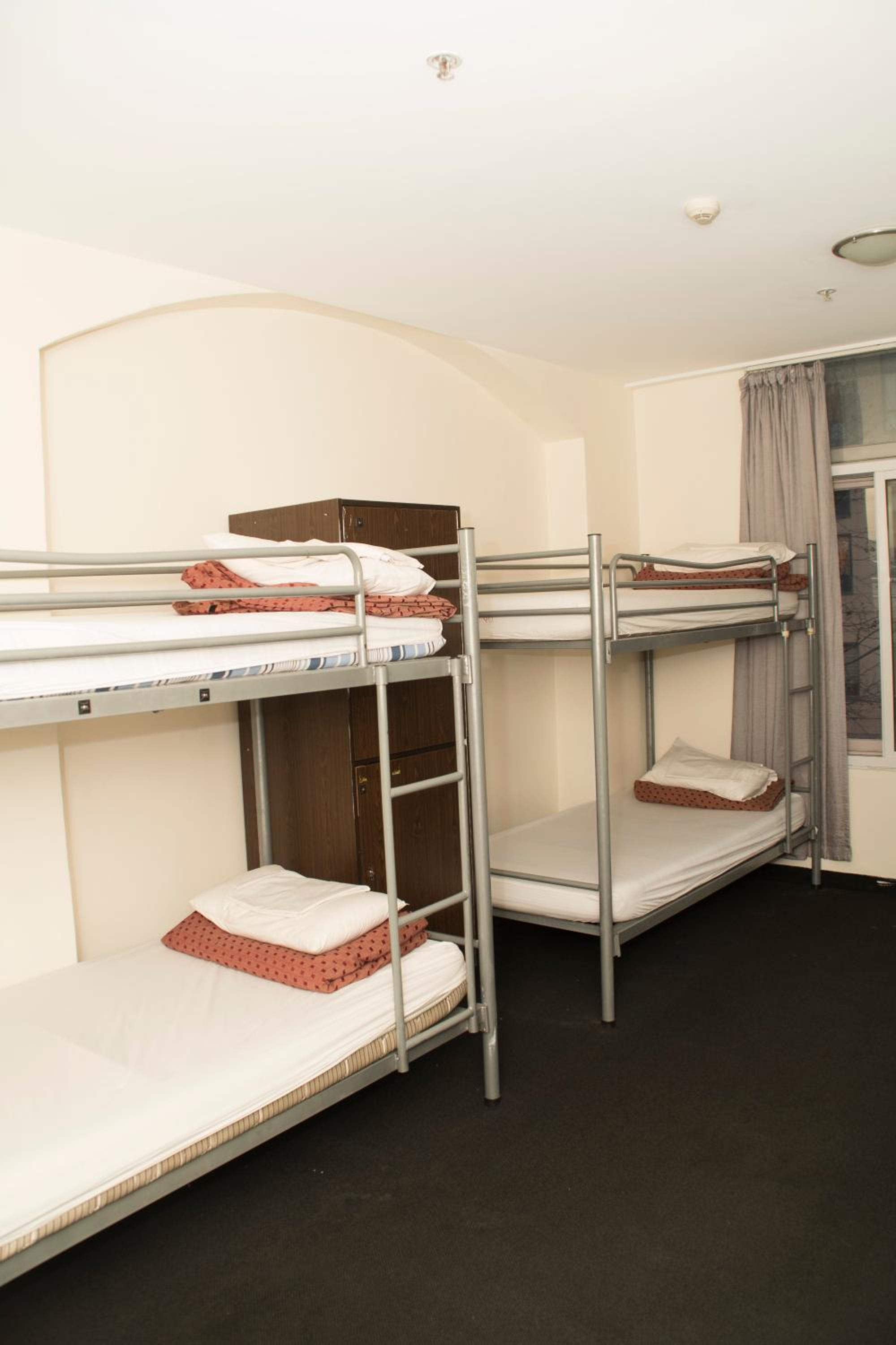 790 on George Backpackers