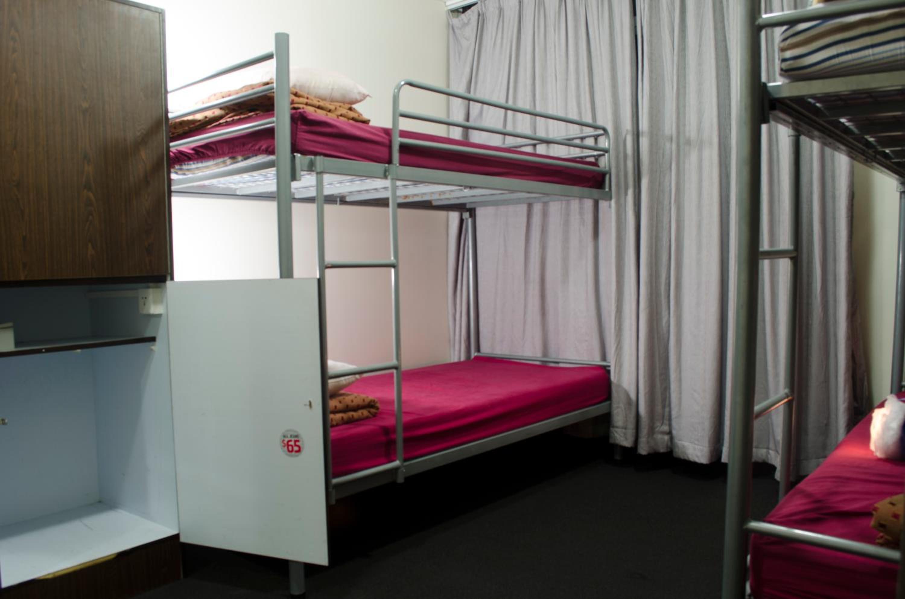790 on George Backpackers