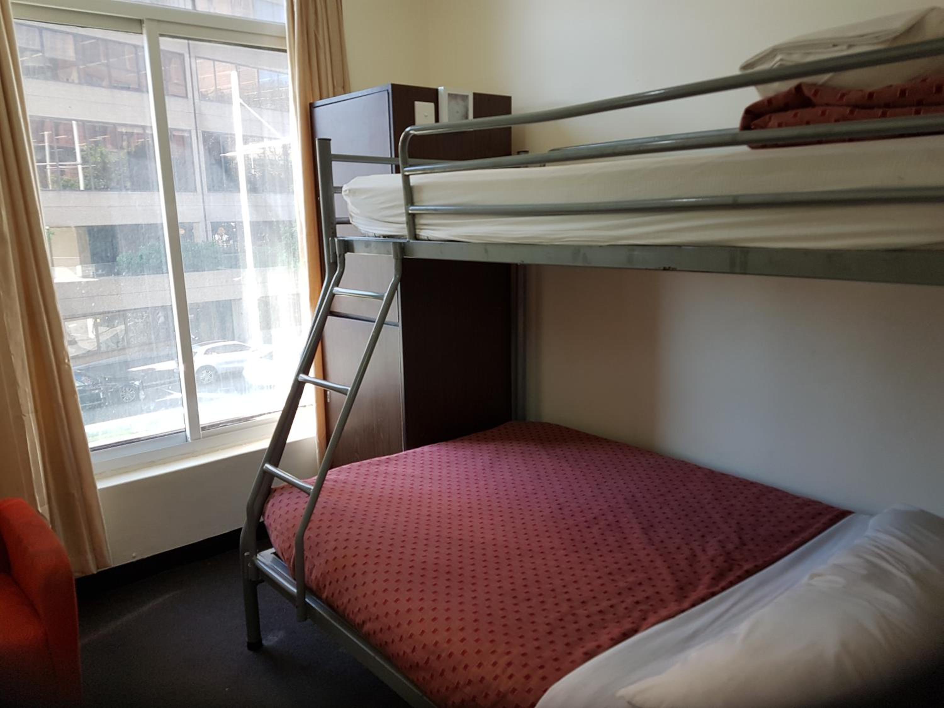790 on George Backpackers