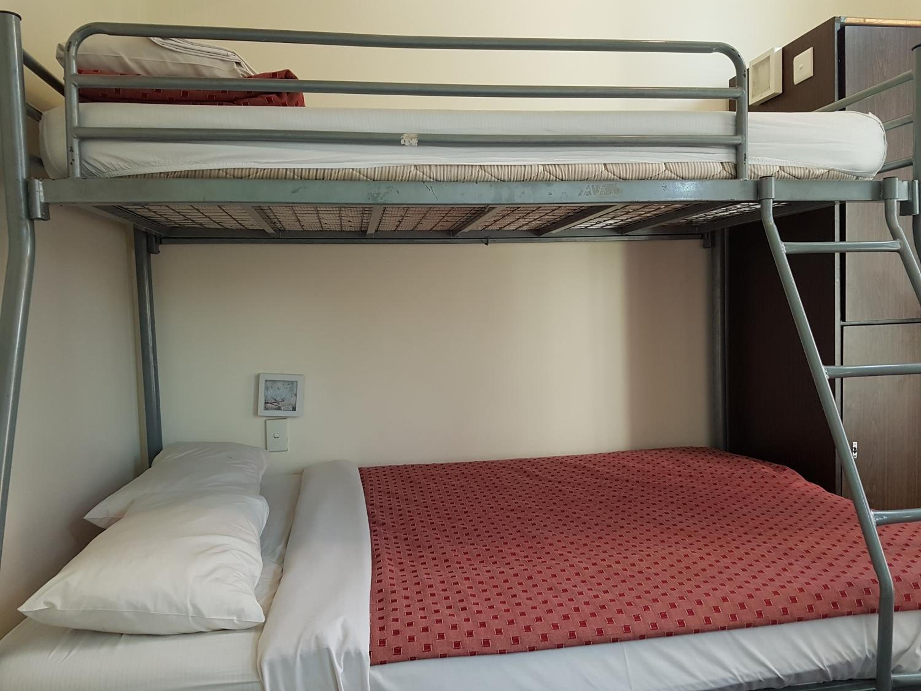 790 on George Backpackers