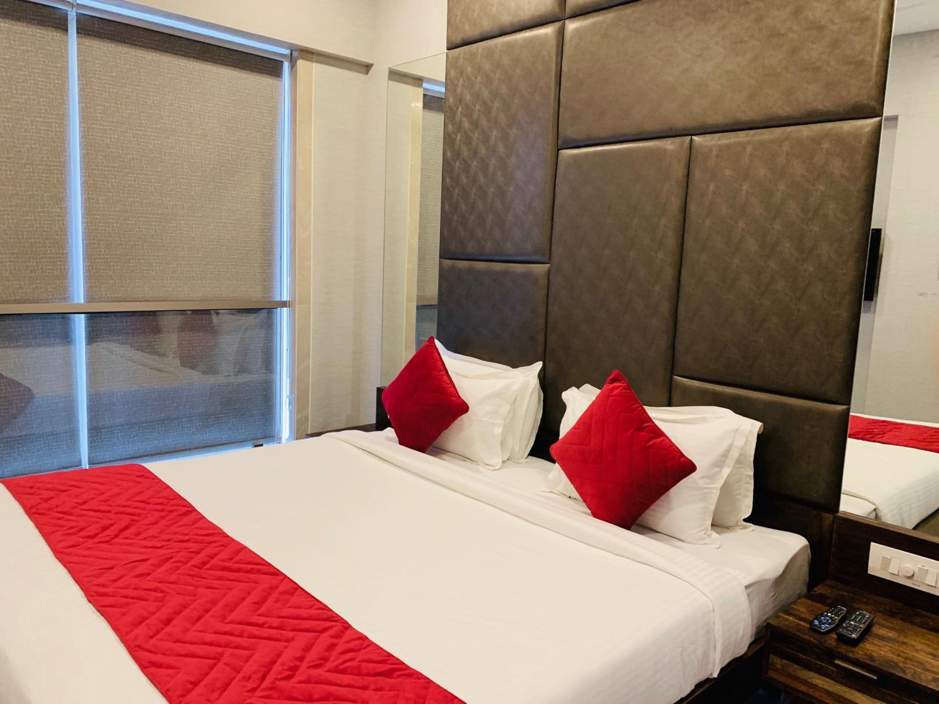 Theory9 Premium Service Apartments Khar