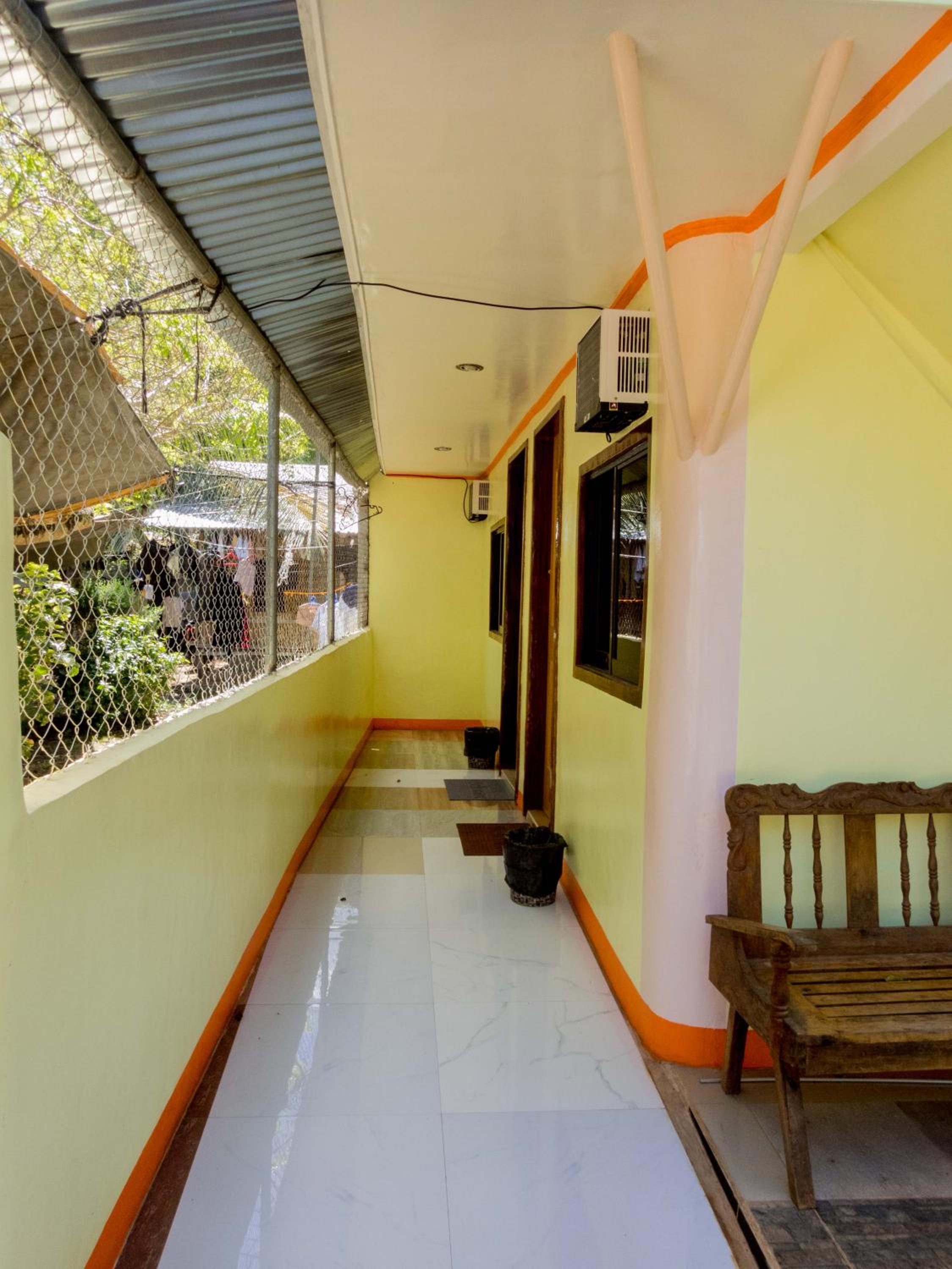 Alona J&J Tourist Inn view 2
