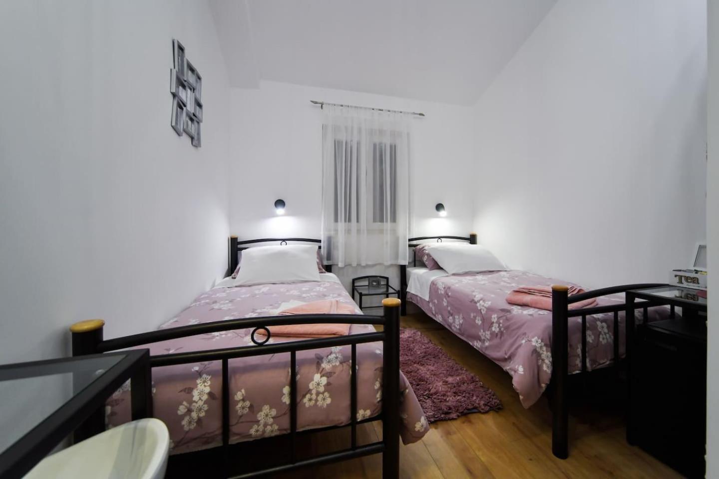 Rooms Nekic 1 view 2