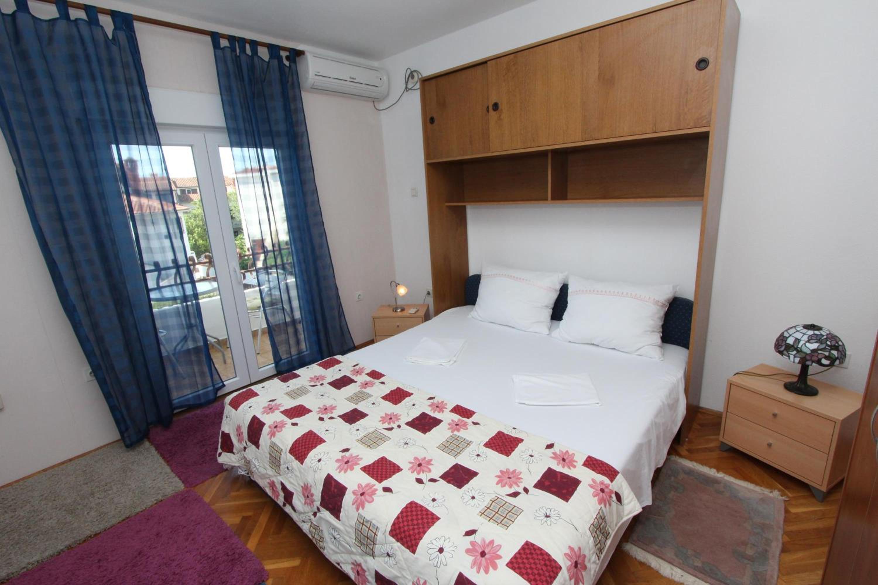 Rooms and Apartments Sally