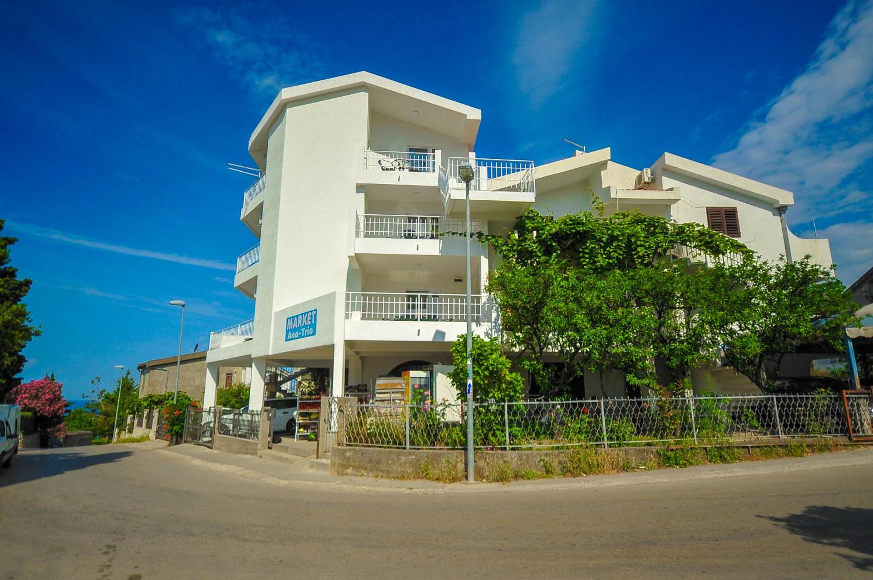 Apartmani Vitic view 2