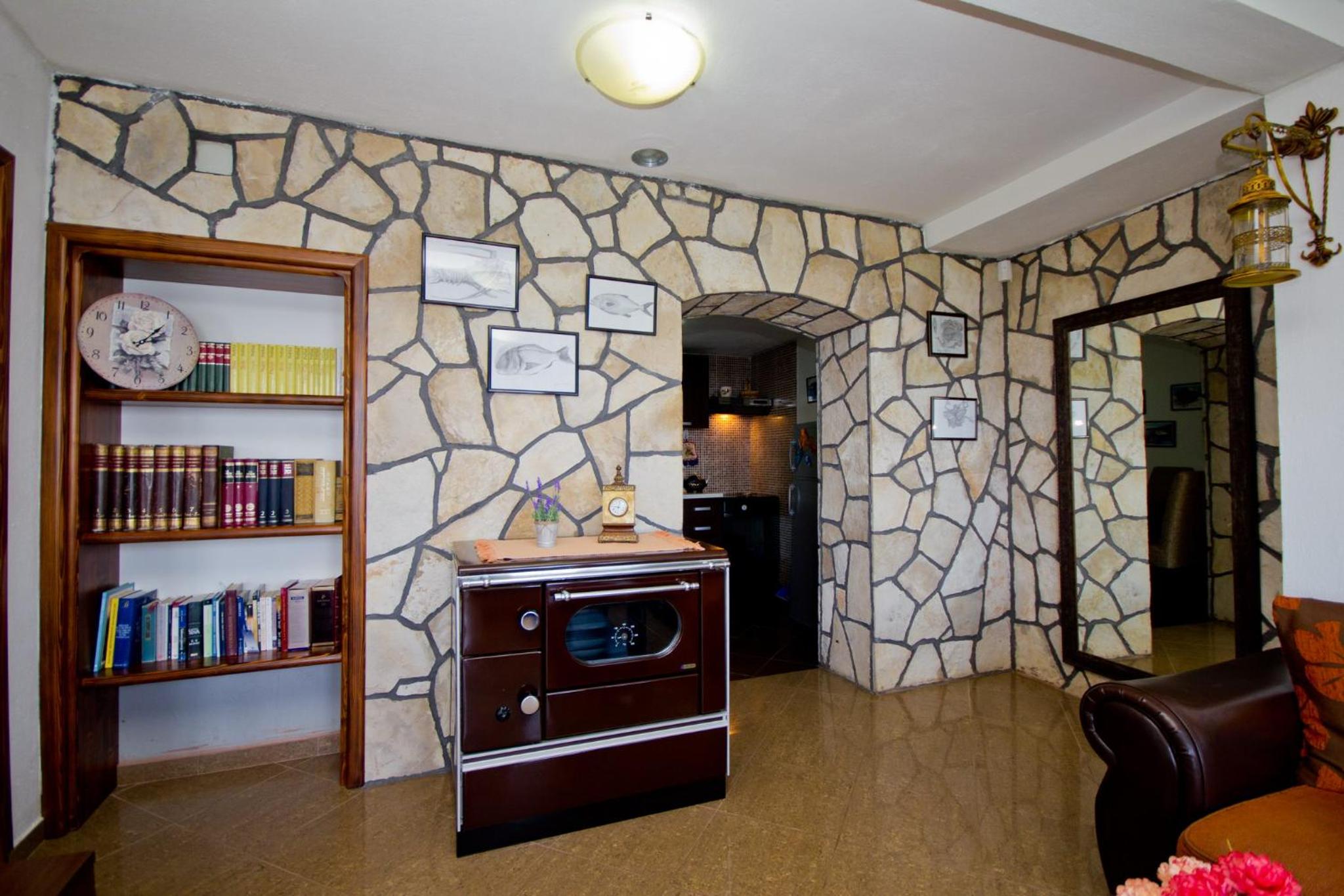 Photo 8