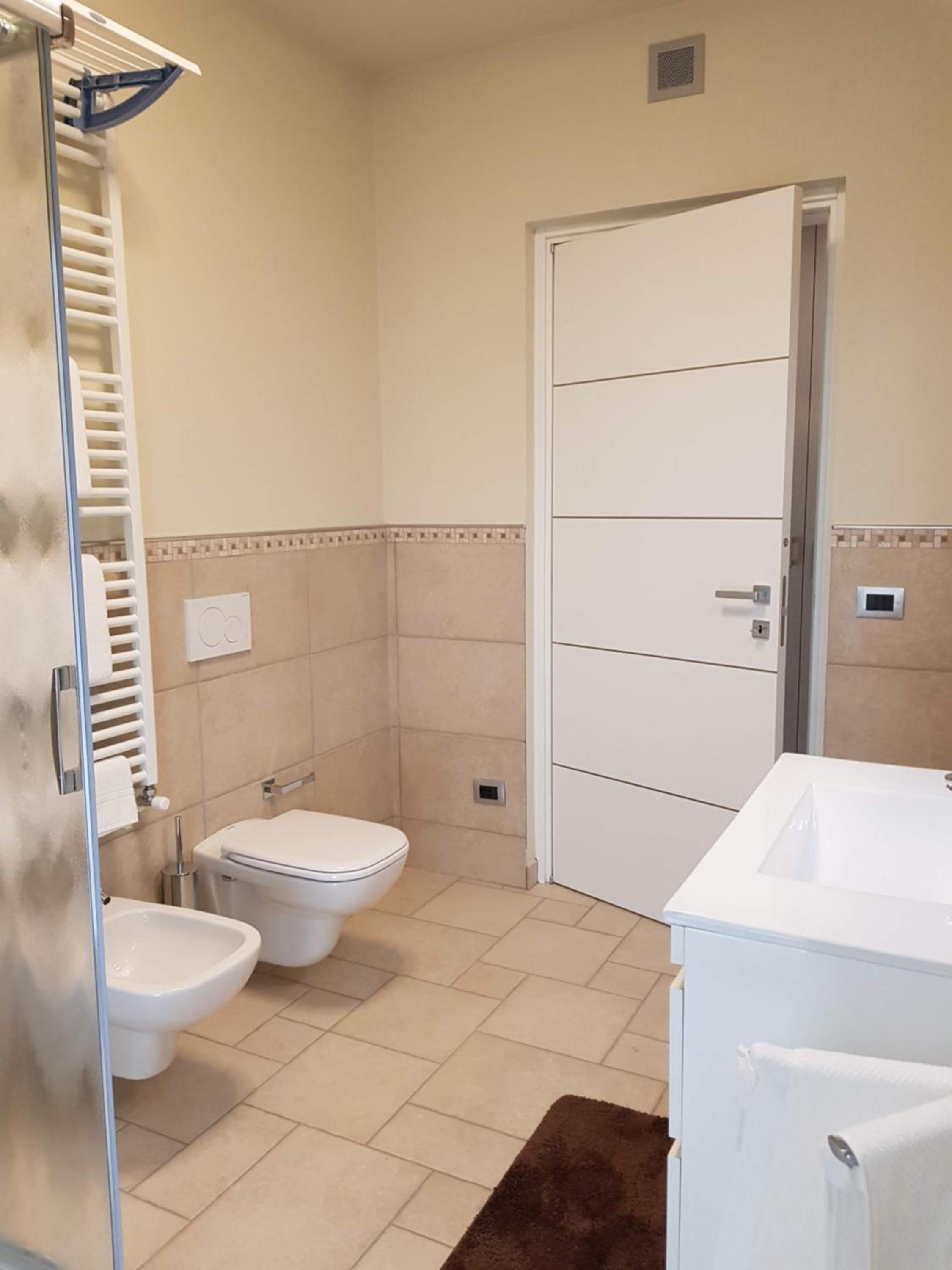 A&G Apartment Aosta - Elegante Casa 100 mq su due piani con Wi-Fi-giardino-parcheggio