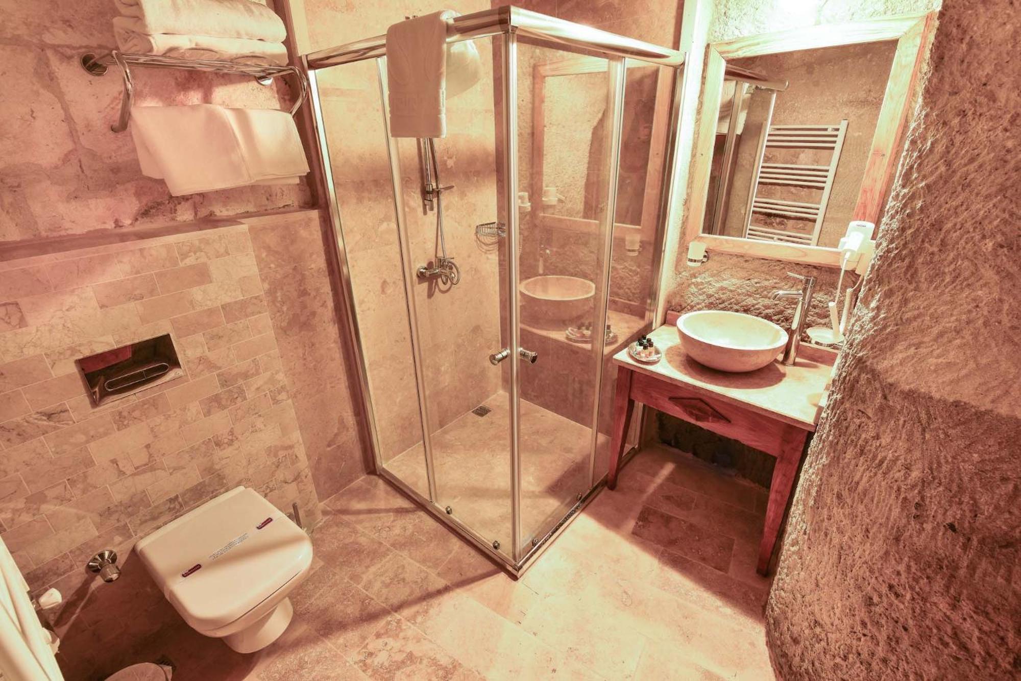 Mosaic Cave Hotel - Image 6