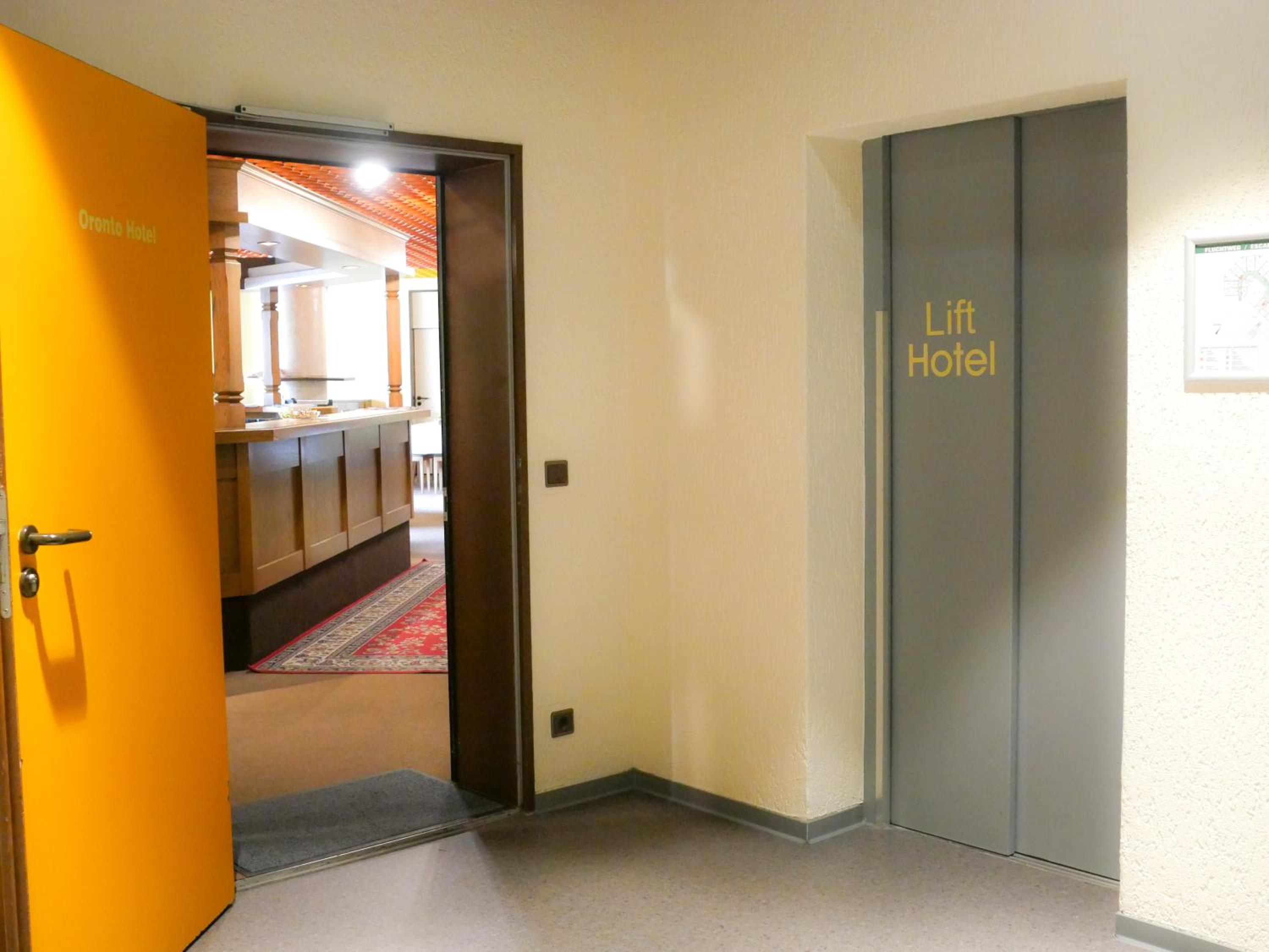 Hotel Oronto - Image 1