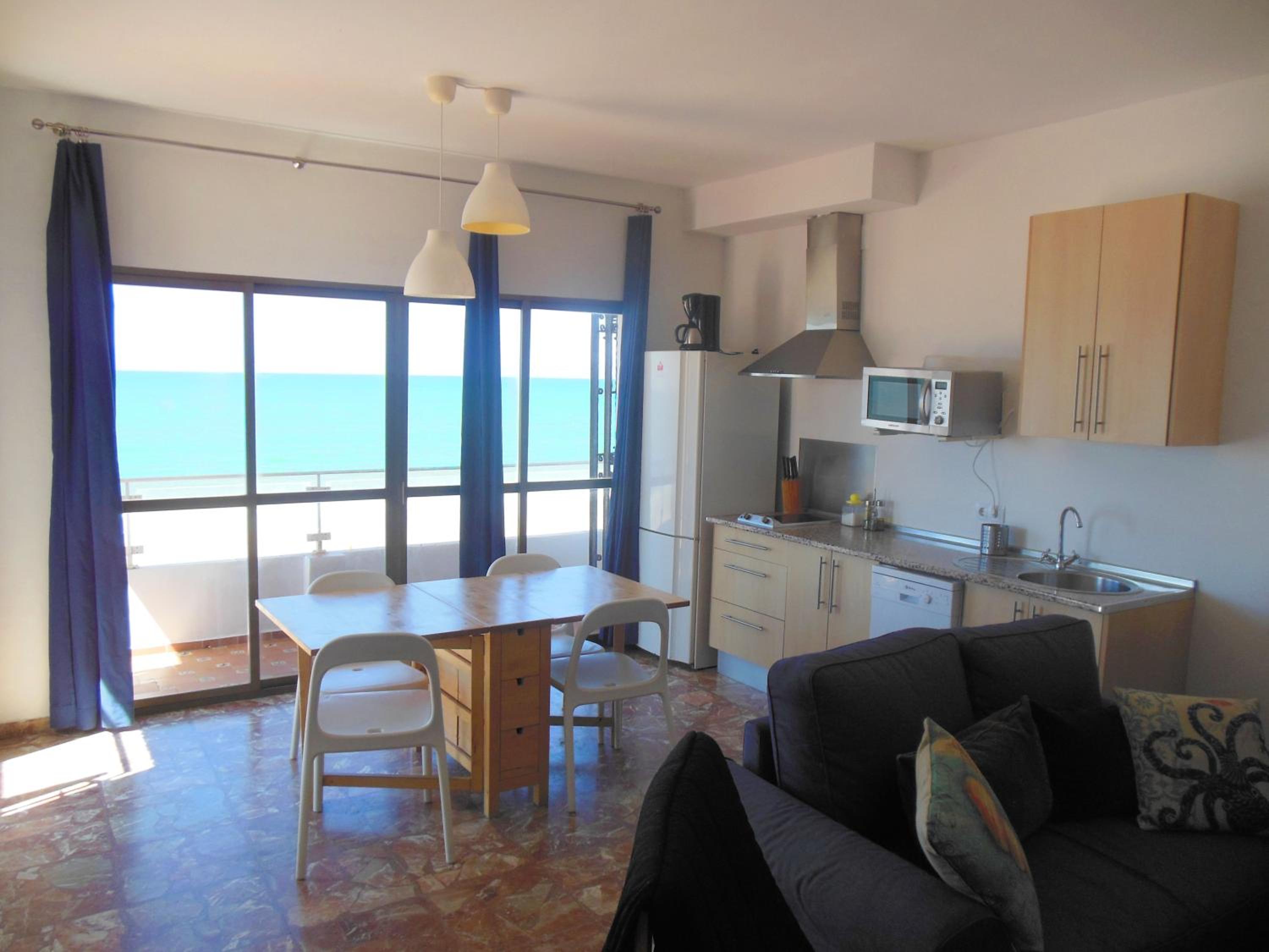 A la Orilla del Mar view 3