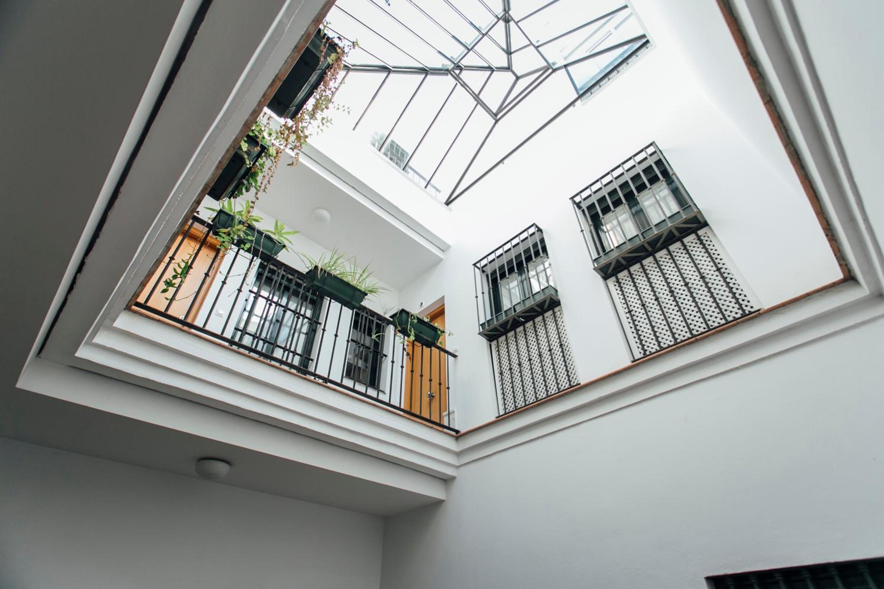 Beautiful Duplex 1BT 1.5BH 2 Terraces view 2