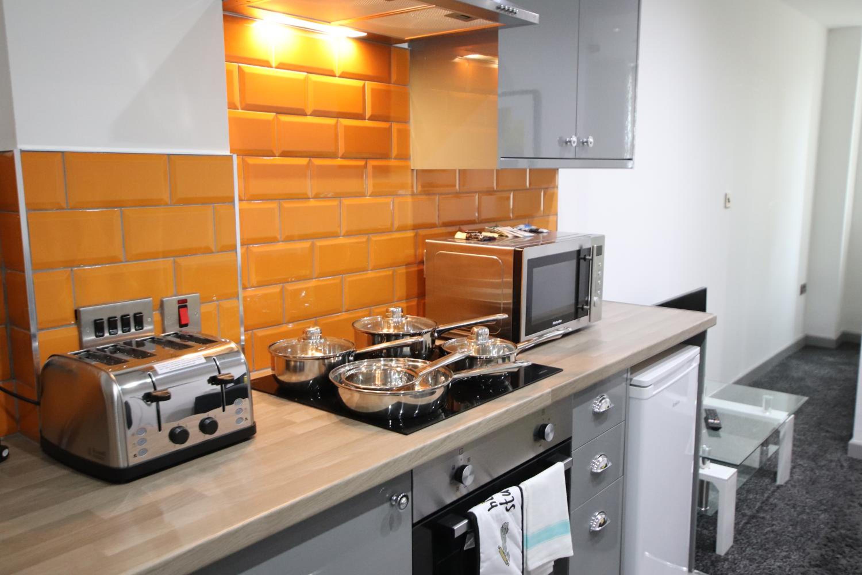 Halifax House, Studio Apartment 214 view 4