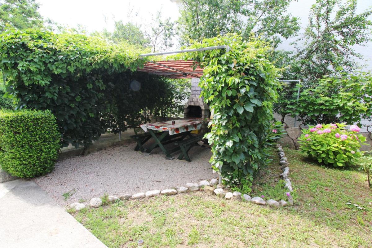 Apartment Sersic view 5