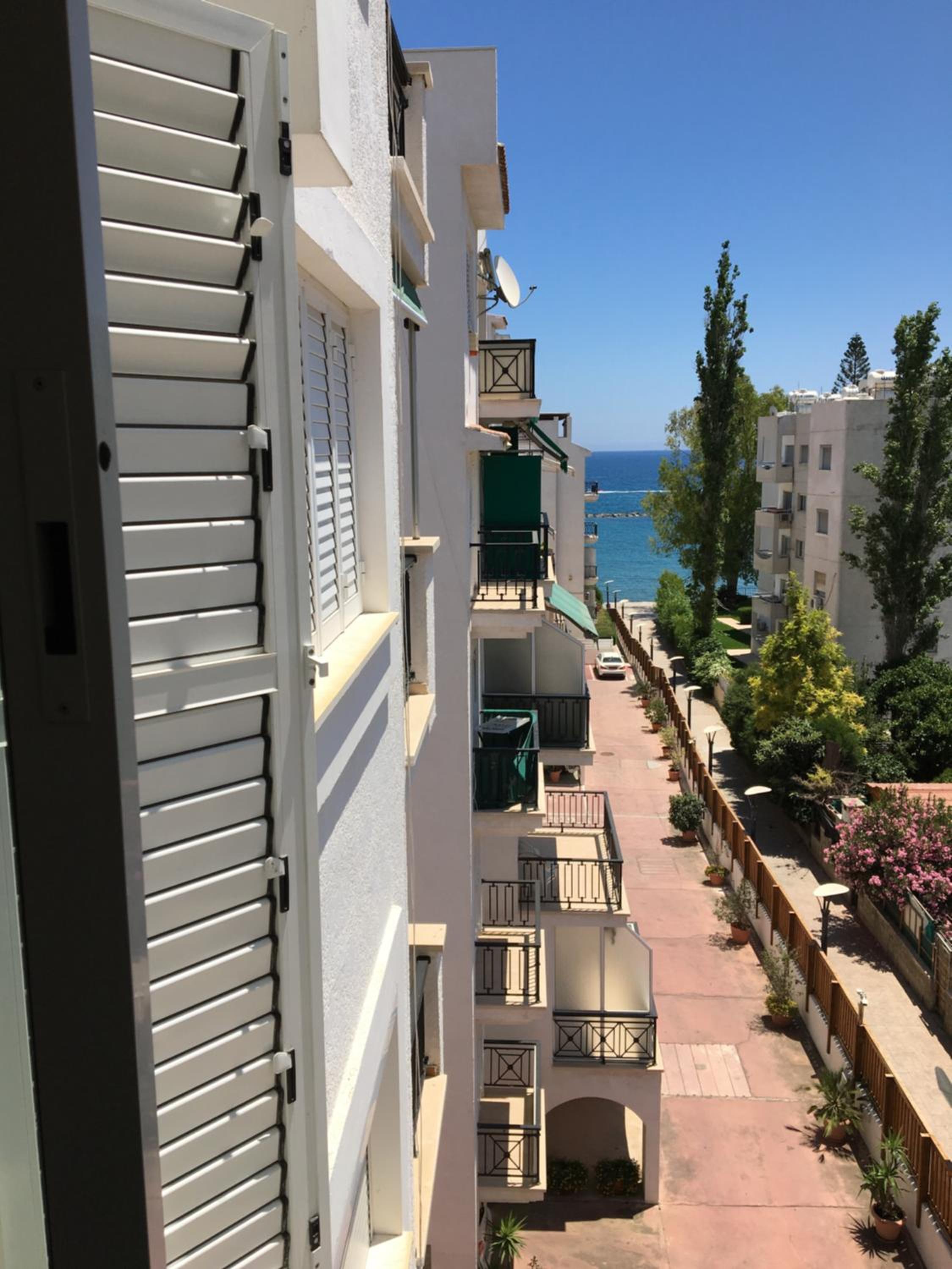 flat by the sea