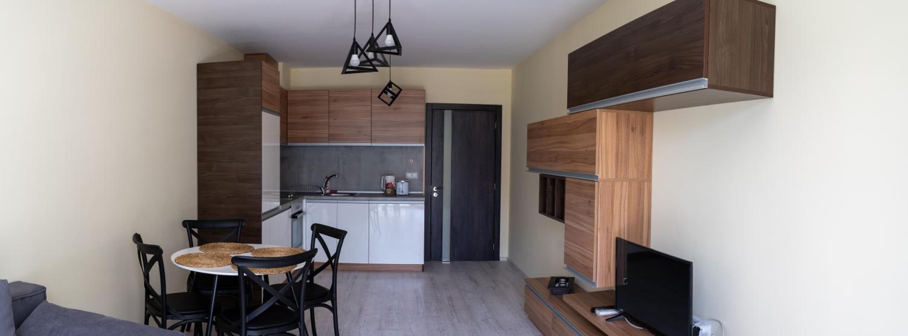 La Familia Apartments