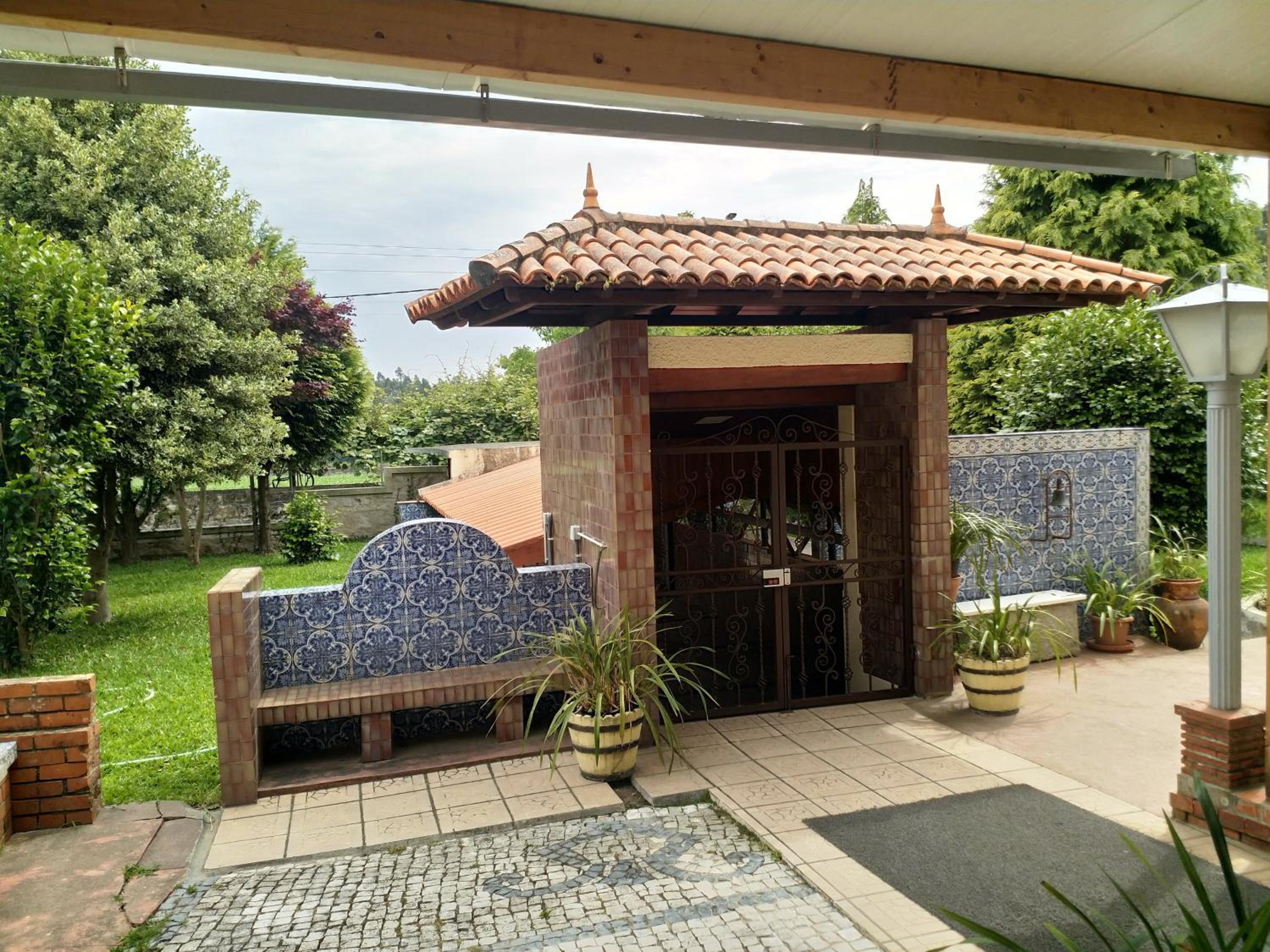 Metro Vilar Suites & Villas view 3