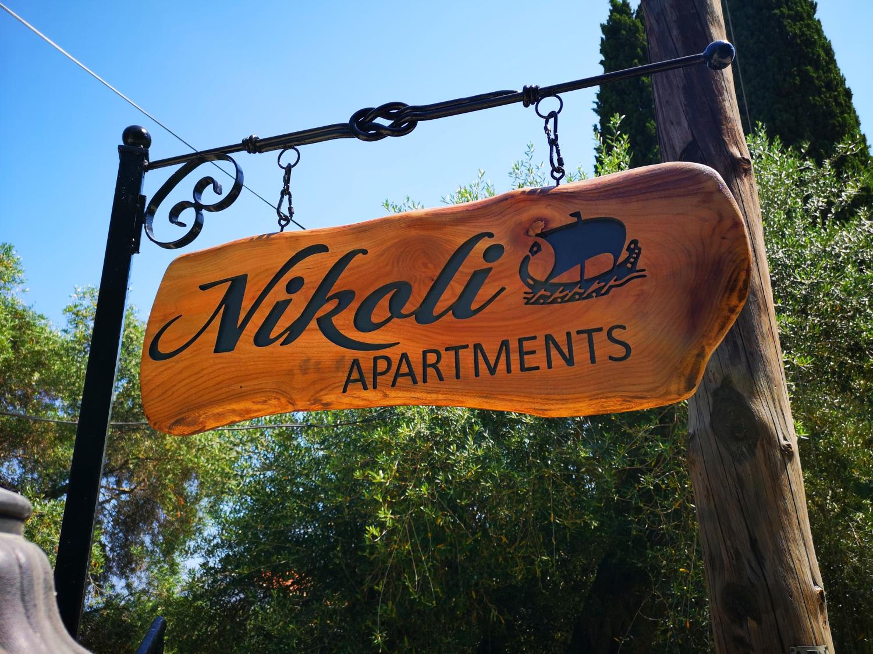 Nikoli Apartments