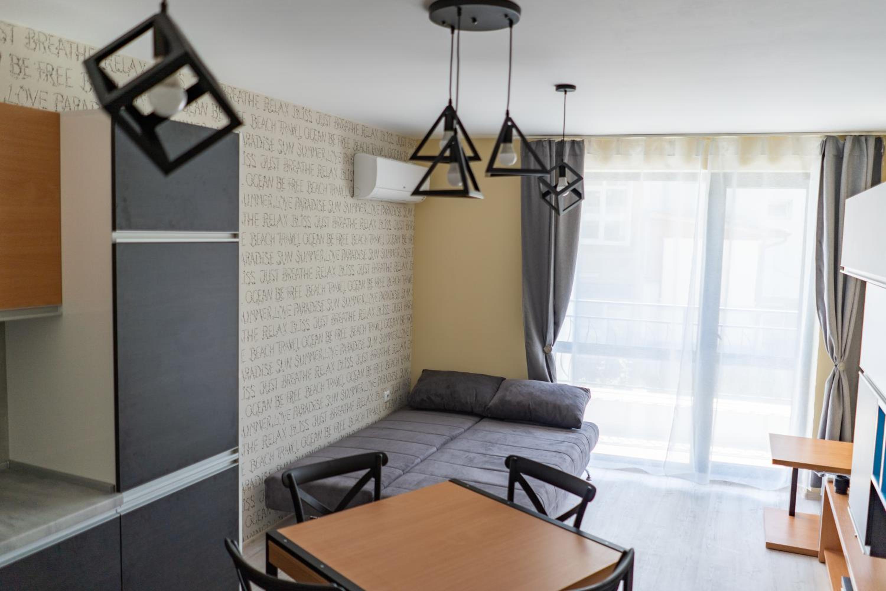 La Familia Apartments