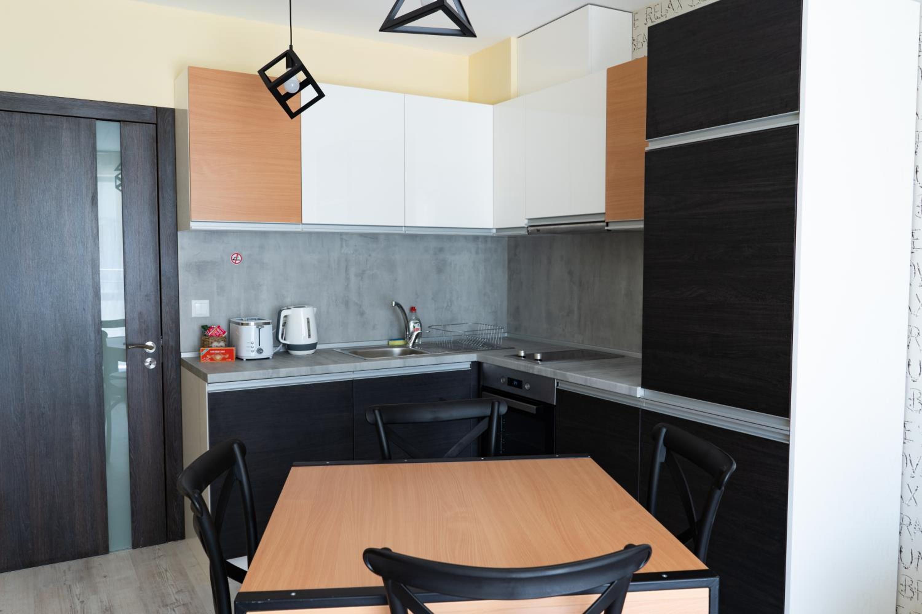 La Familia Apartments