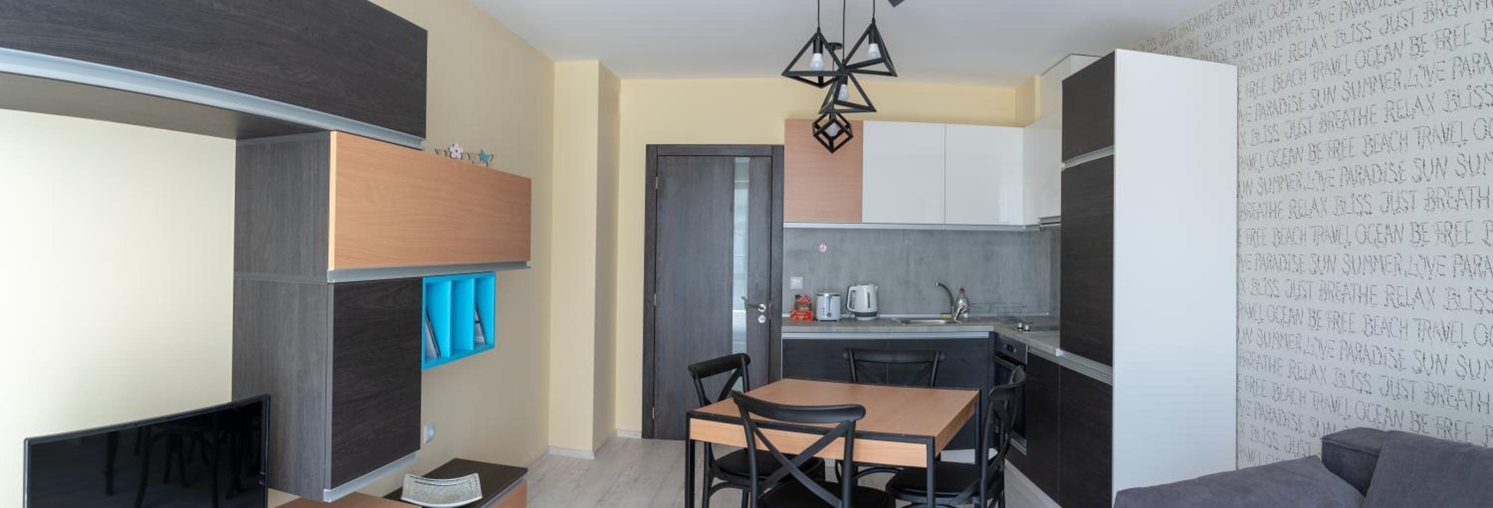La Familia Apartments