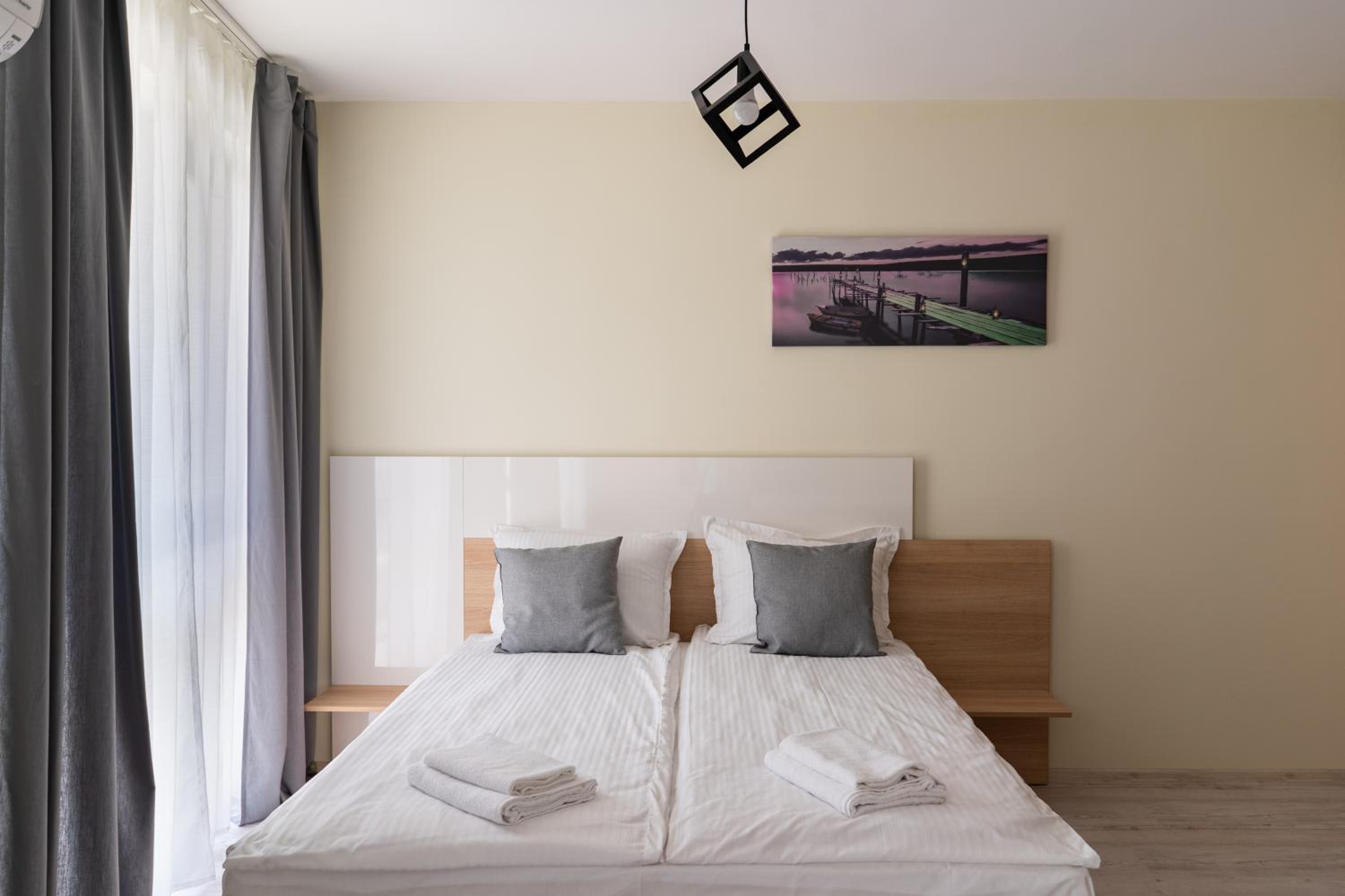 La Familia Apartments