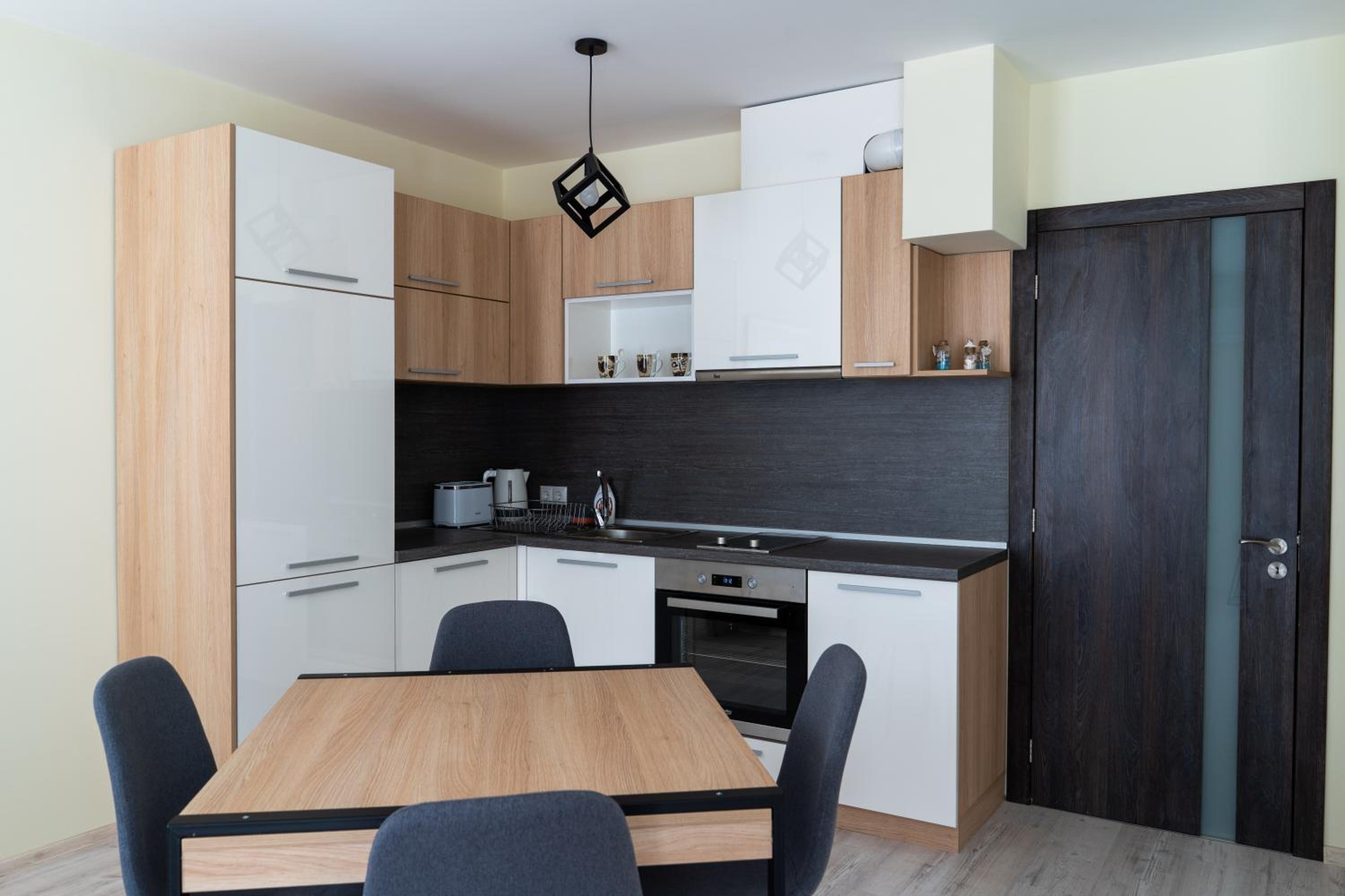 La Familia Apartments