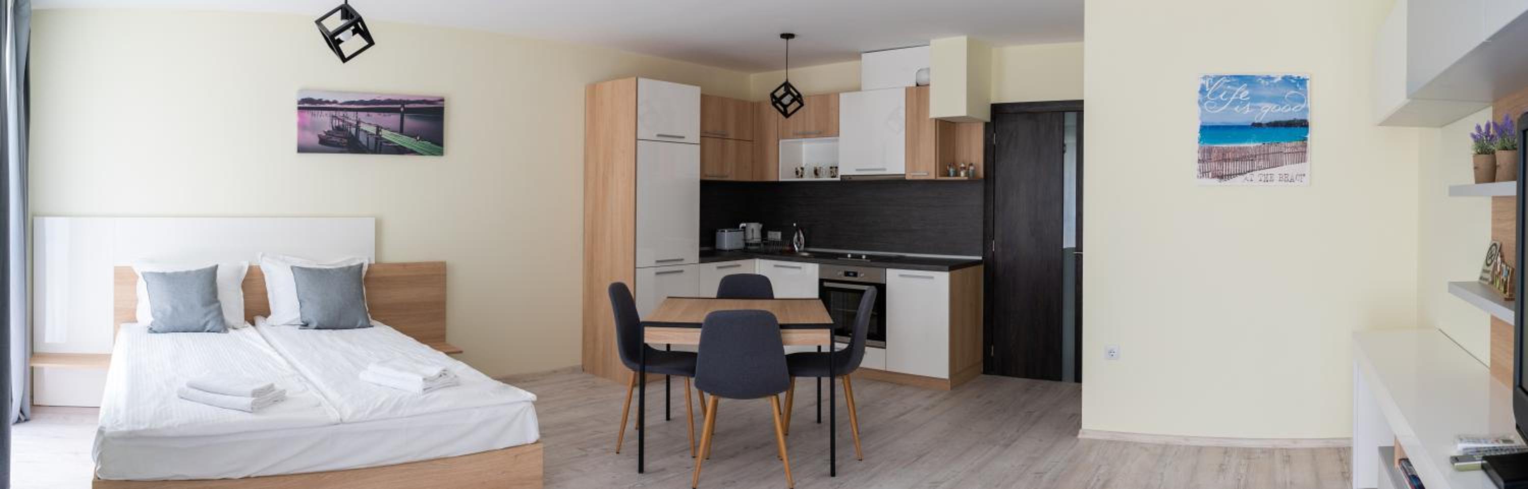 La Familia Apartments