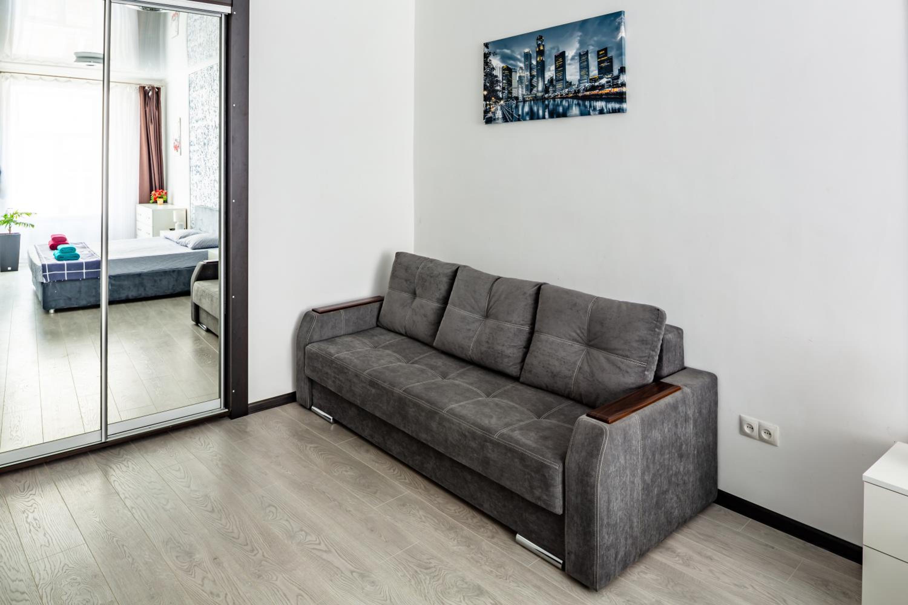 LeoApart near Rynok Square with 2 bedroom with balcony view 3