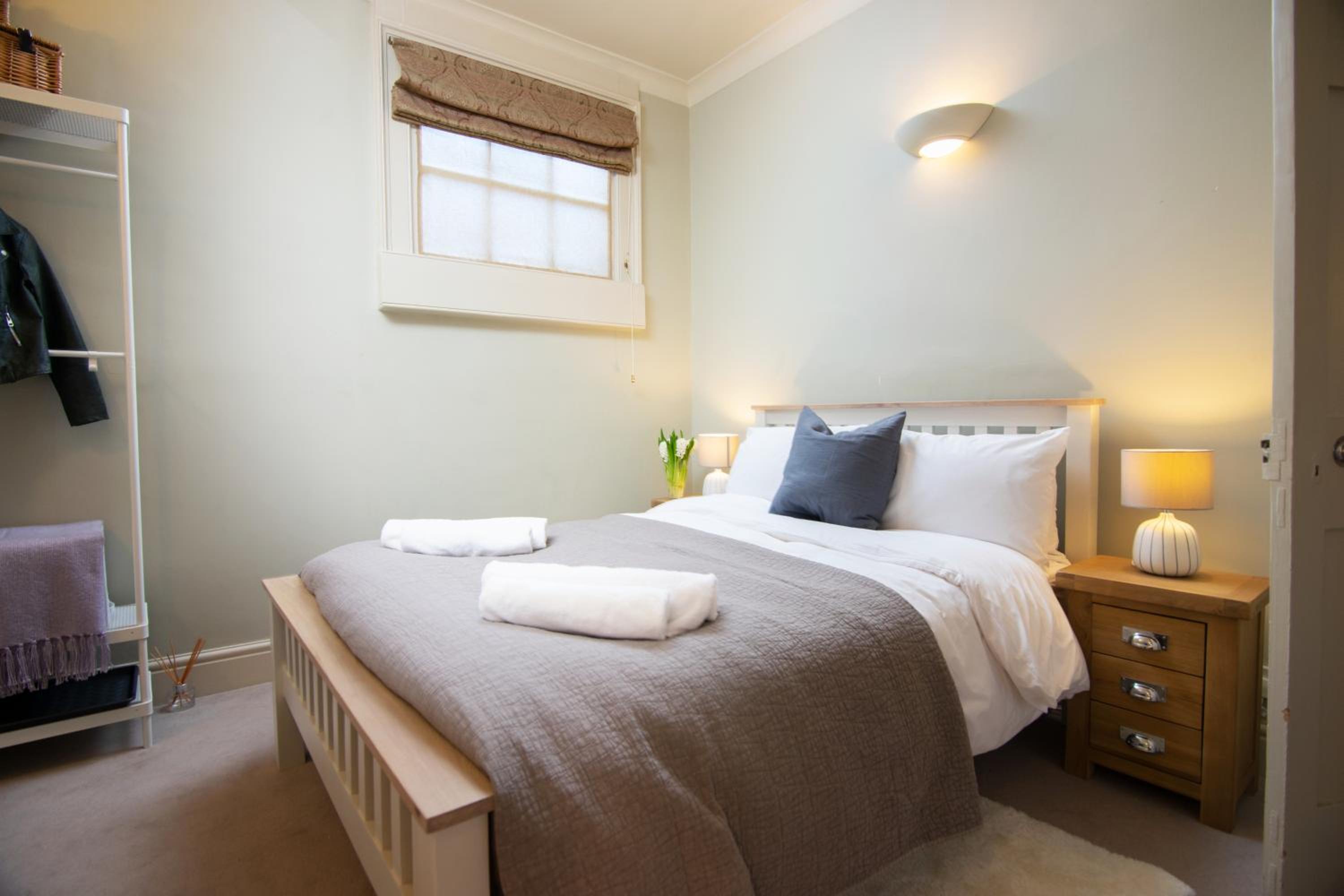 Stunning Royal Crescent Apartment with 3 Bedrooms