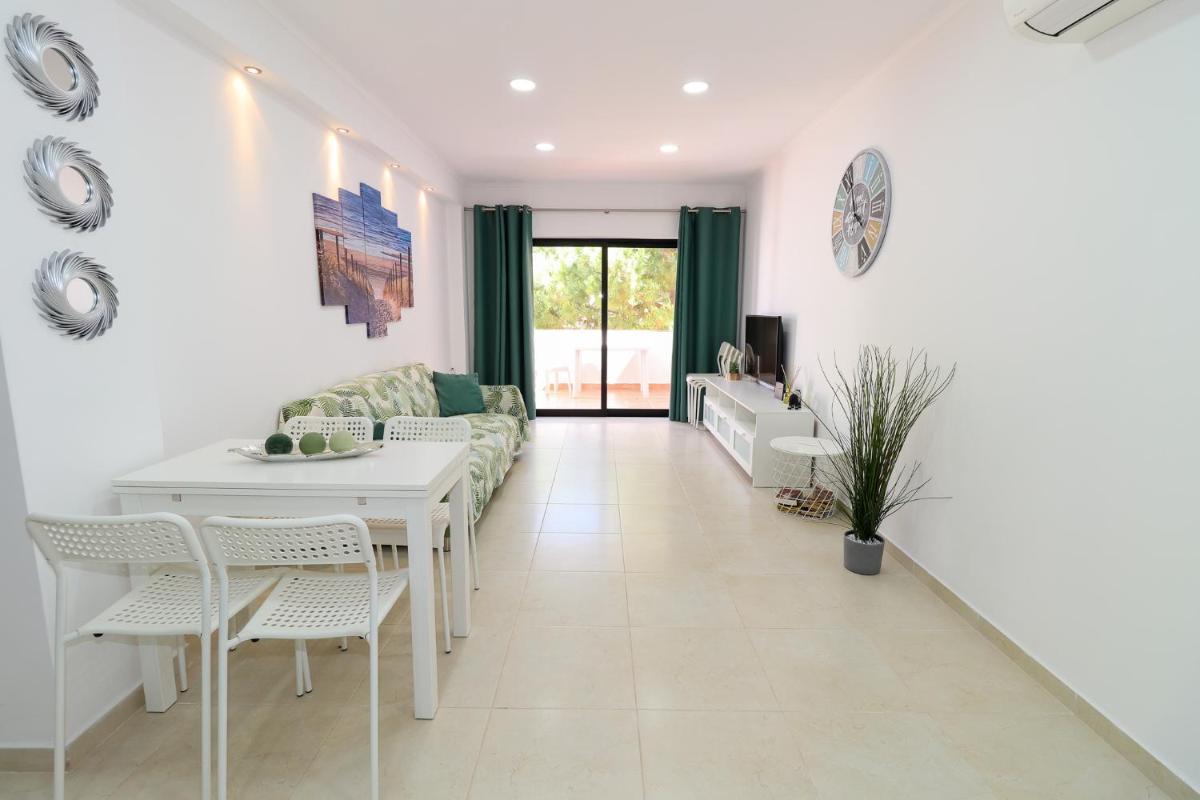 Green paradise T2 apartment with pool top floor photo 3
