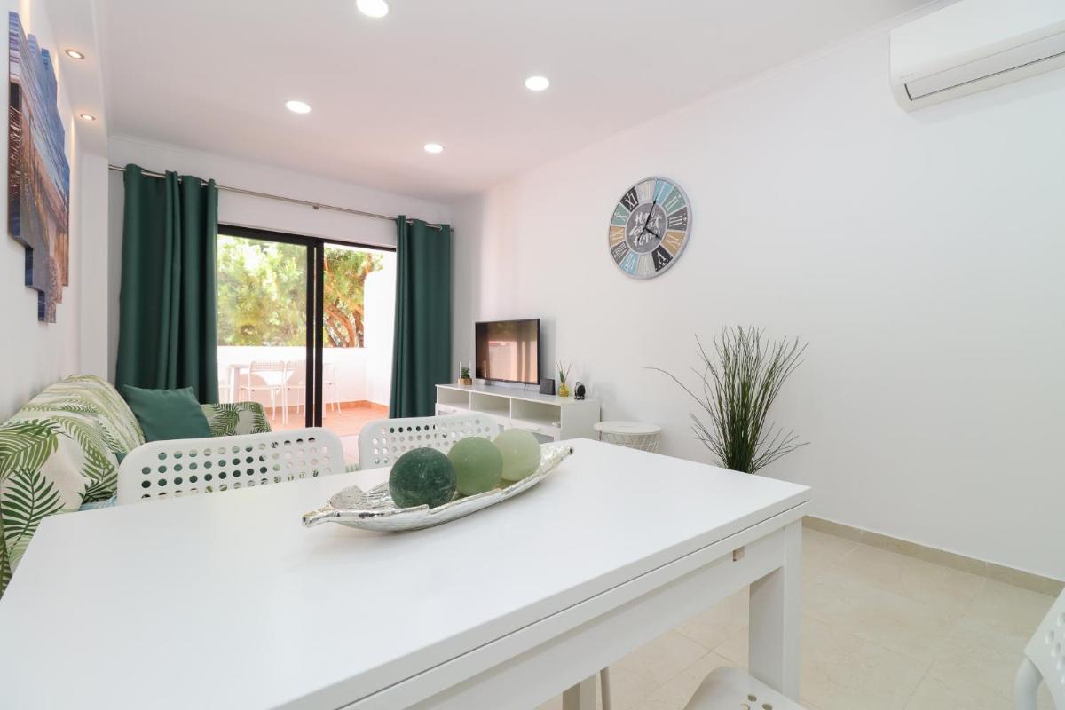 Green paradise T2 apartment with pool top floor photo 5