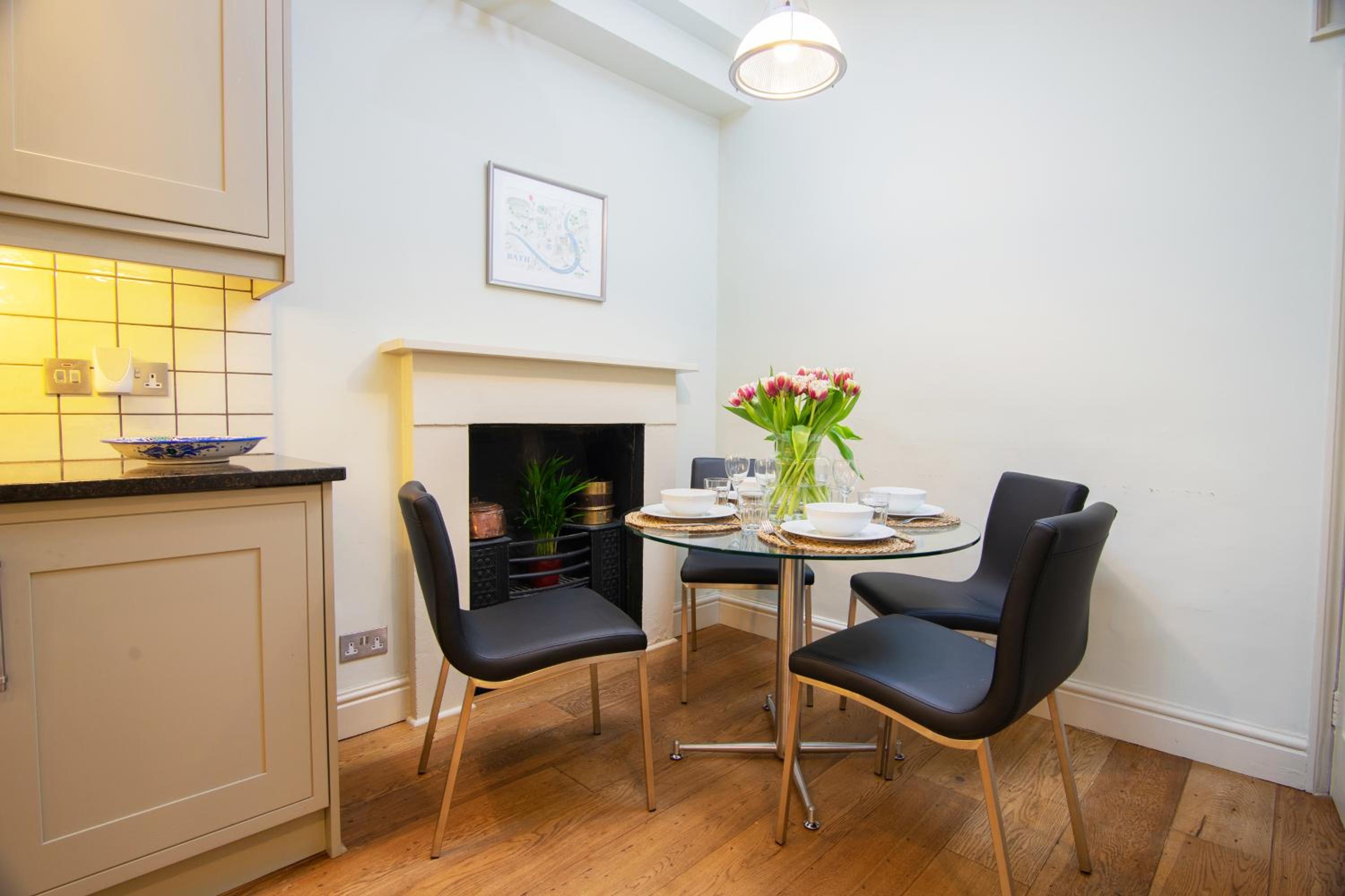 Stunning Royal Crescent Apartment with 3 Bedrooms