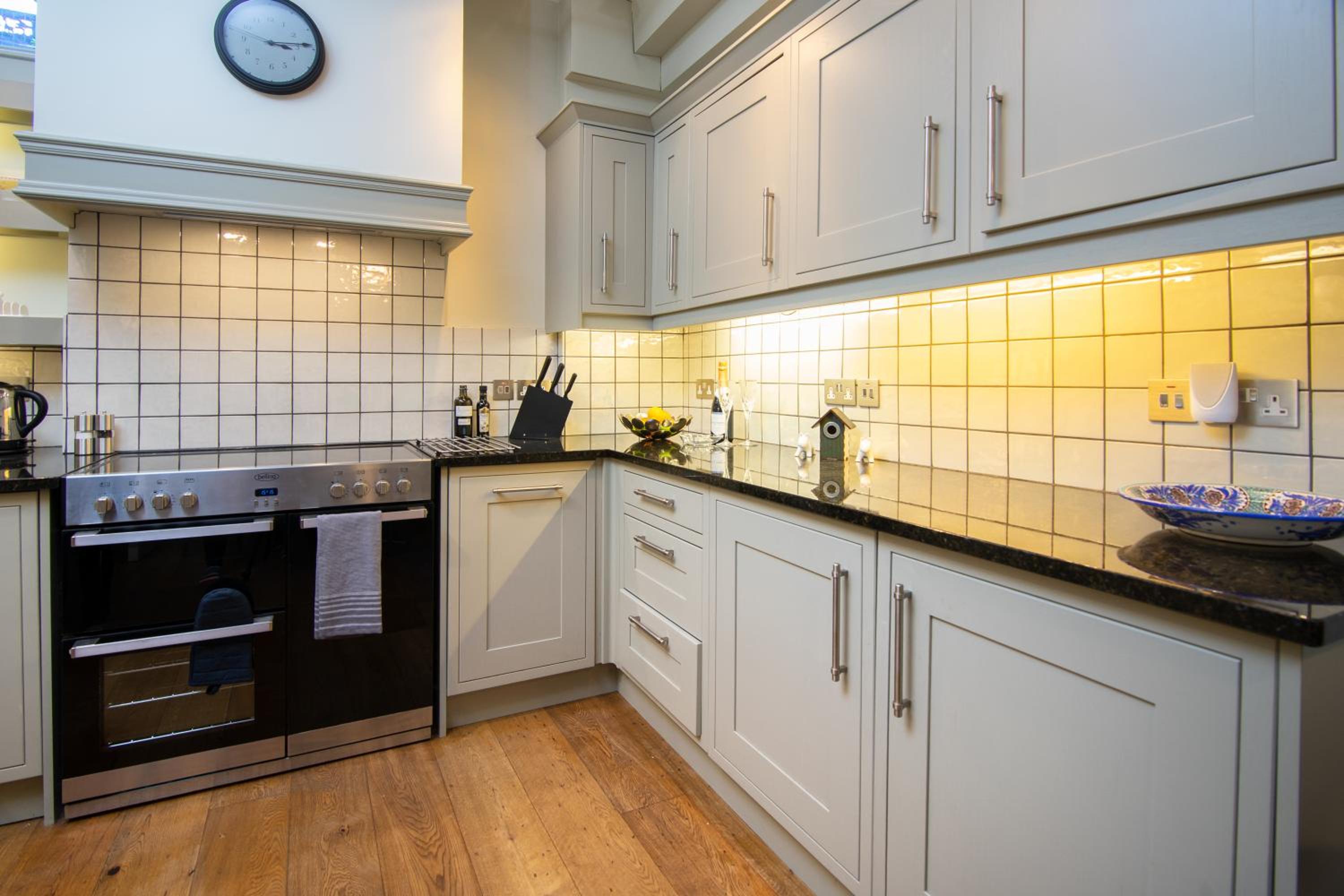 Stunning Royal Crescent Apartment with 3 Bedrooms
