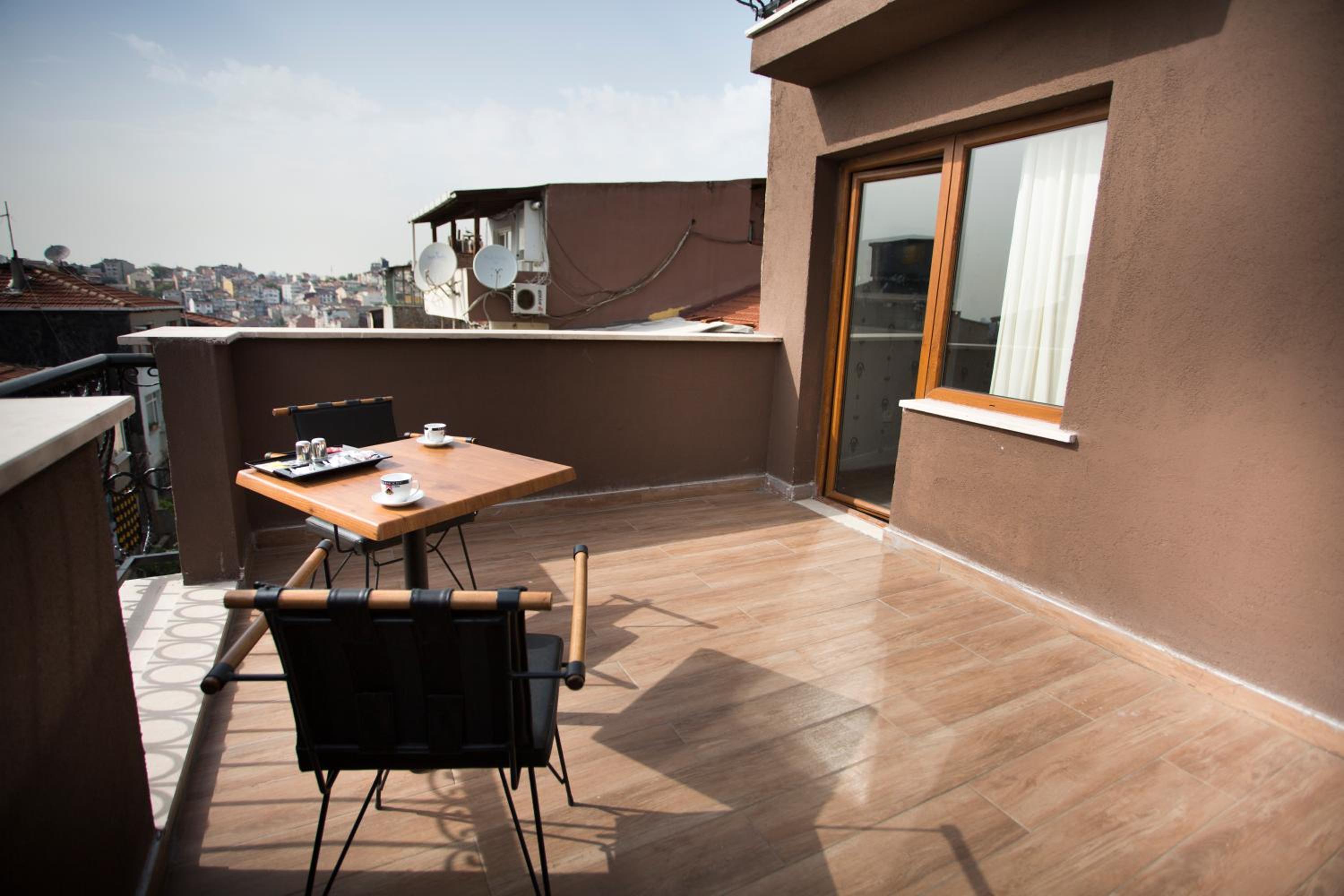 T-Square Residence - Image 52