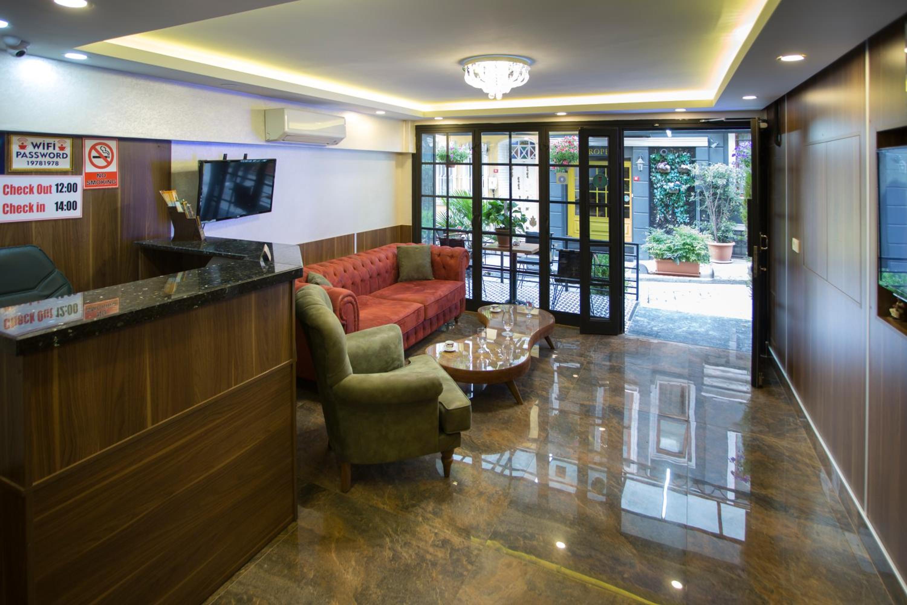 T-Square Residence - Image 10