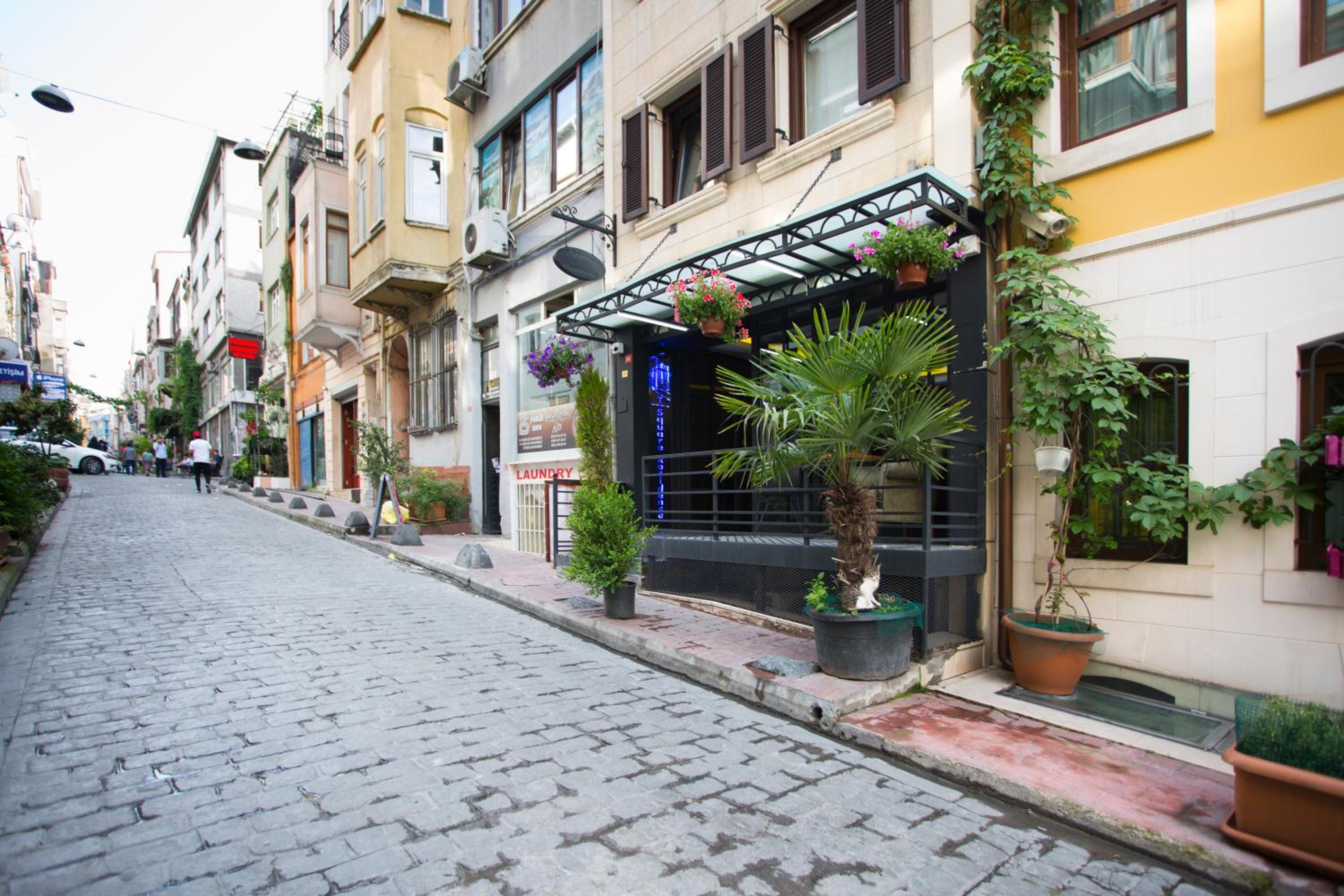 T-Square Residence - Image 33