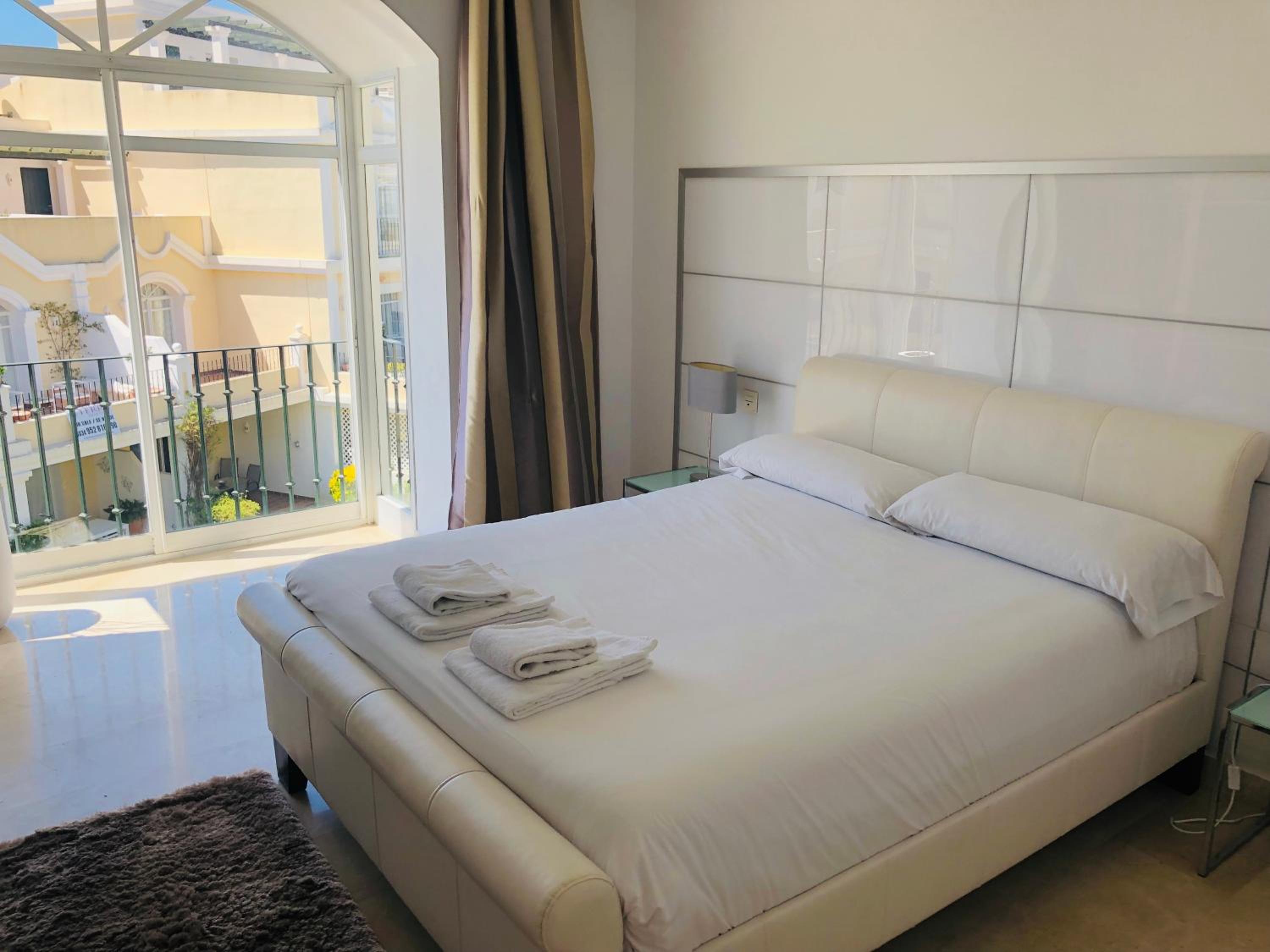 Marbella Vacations - Luxury Duplex in Aloha Gardens close to Puerto Banus - Property Image 9