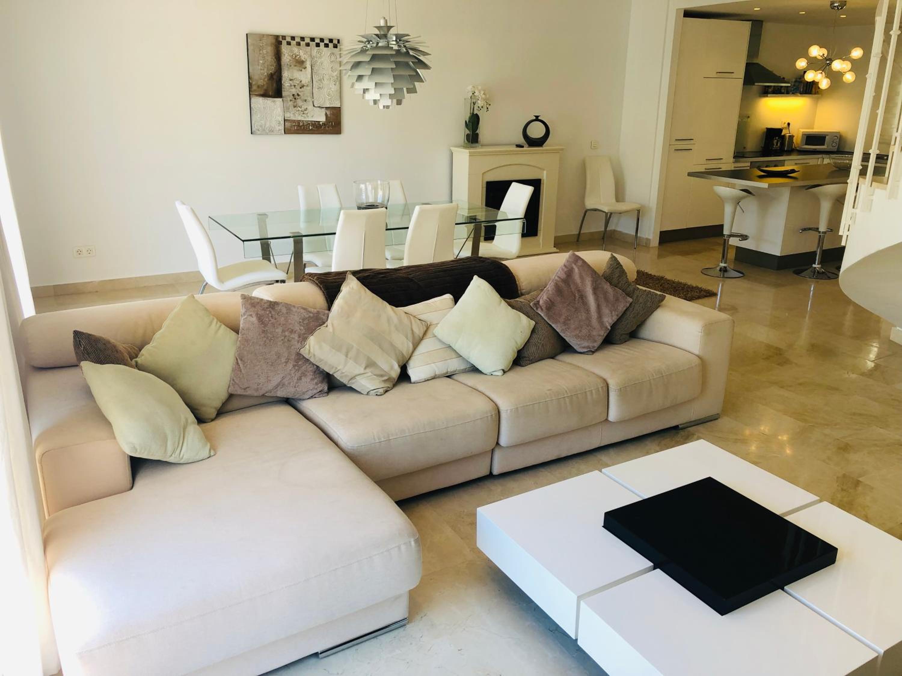 Marbella Vacations - Luxury Duplex in Aloha Gardens close to Puerto Banus - Property Image 7