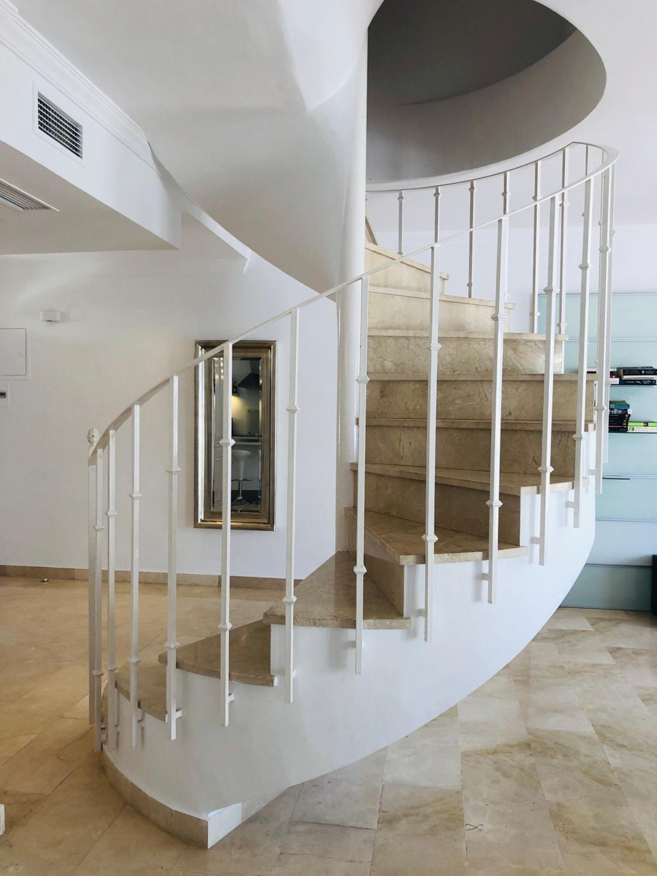 Marbella Vacations - Luxury Duplex in Aloha Gardens close to Puerto Banus - Property Image 16
