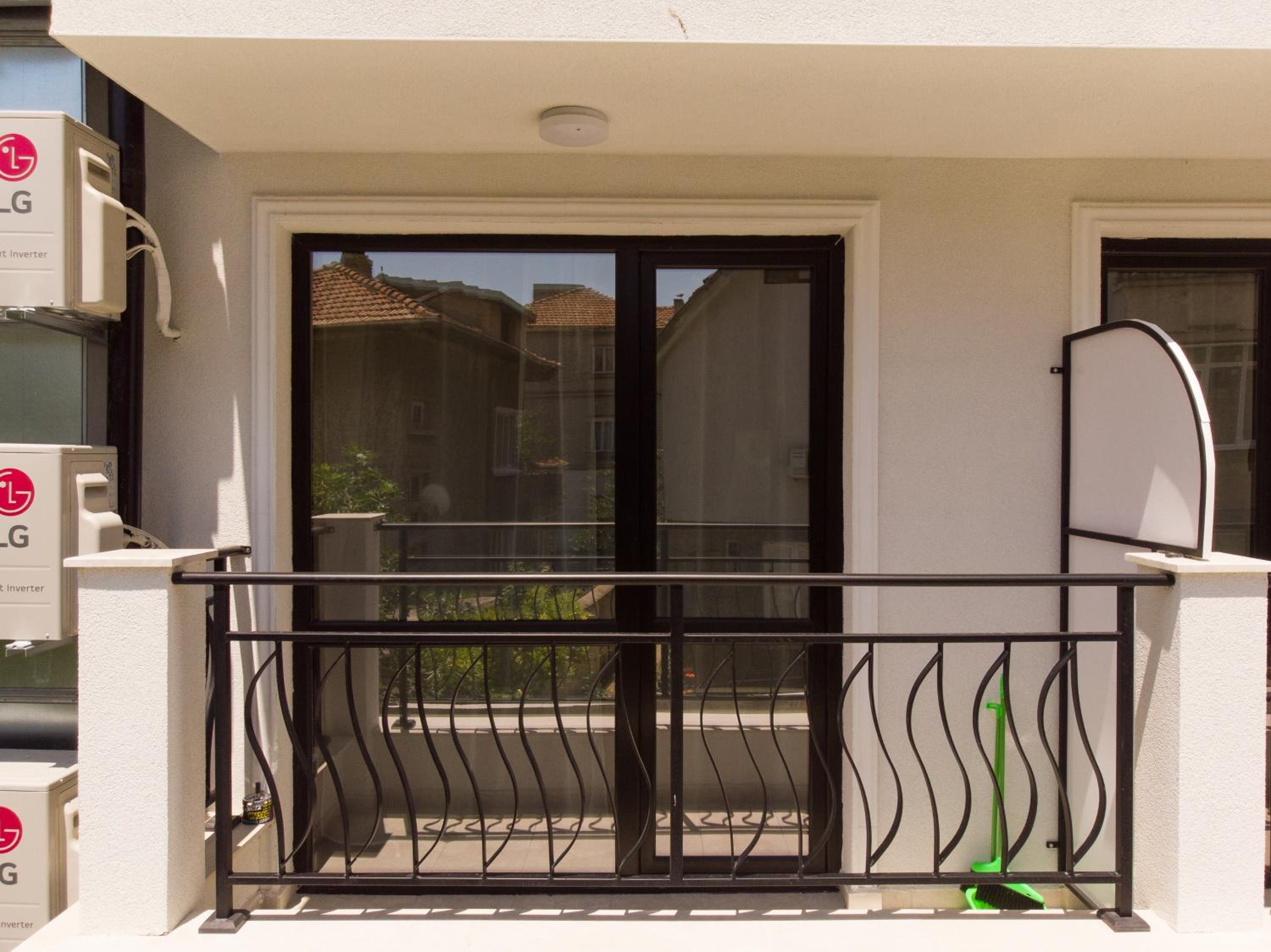 La Familia Apartments
