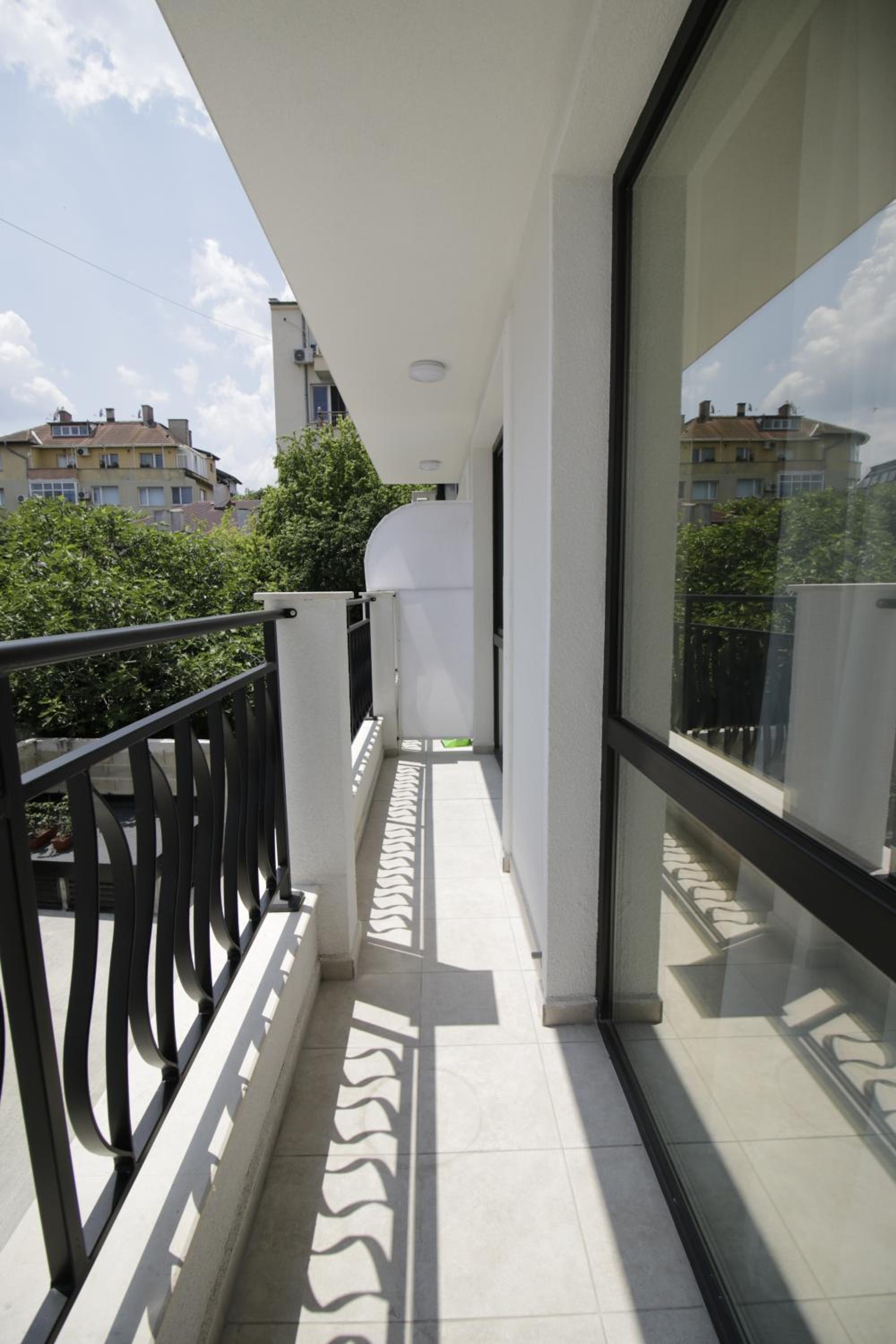 La Familia Apartments