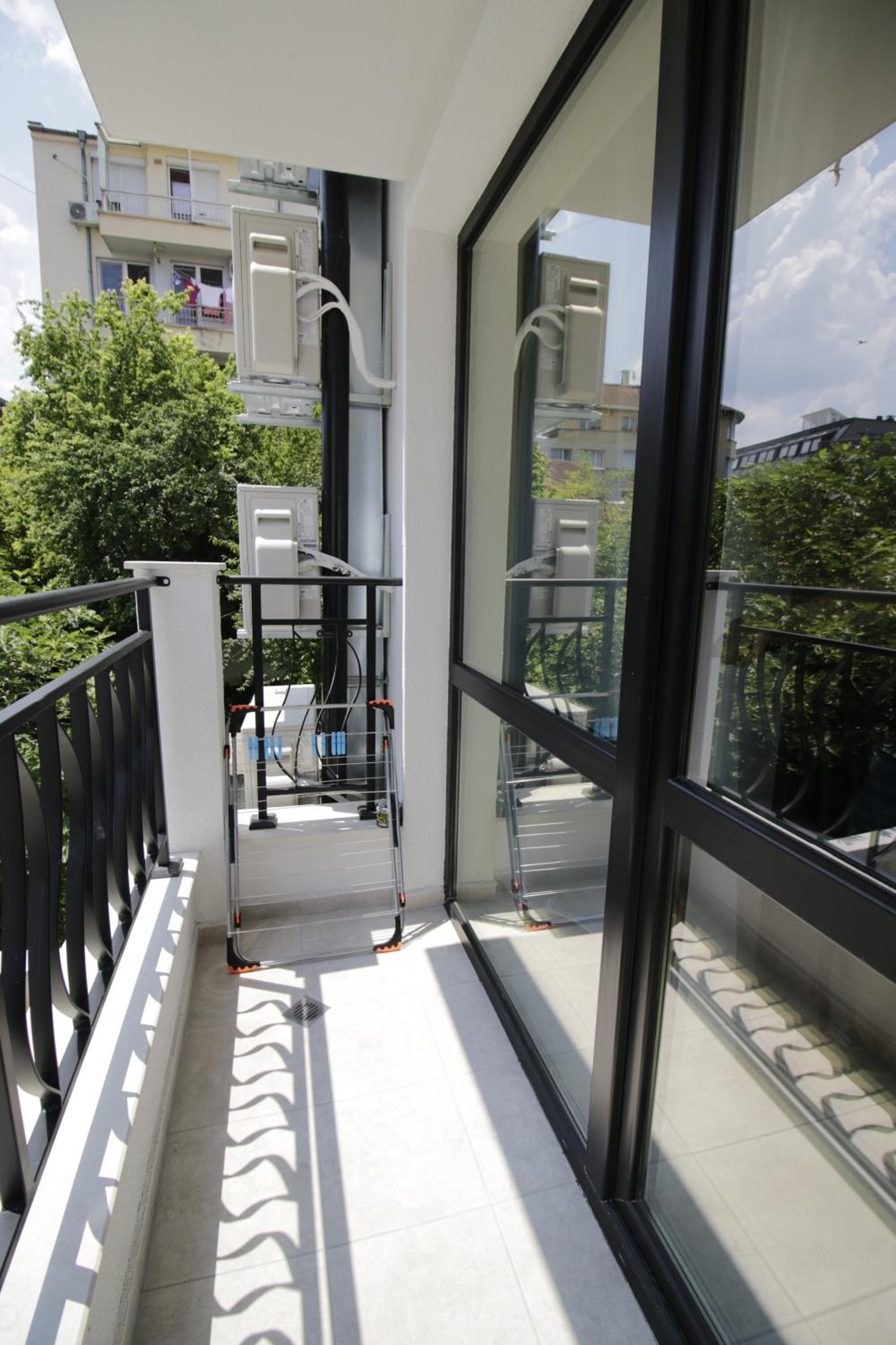La Familia Apartments
