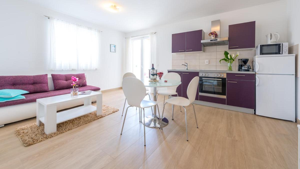Apartments Sandra Solitudo II