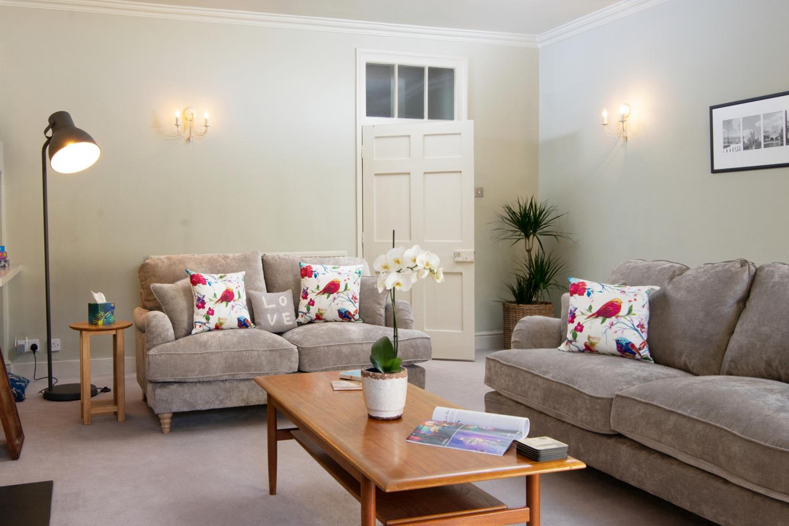 Stunning Royal Crescent Apartment with 3 Bedrooms