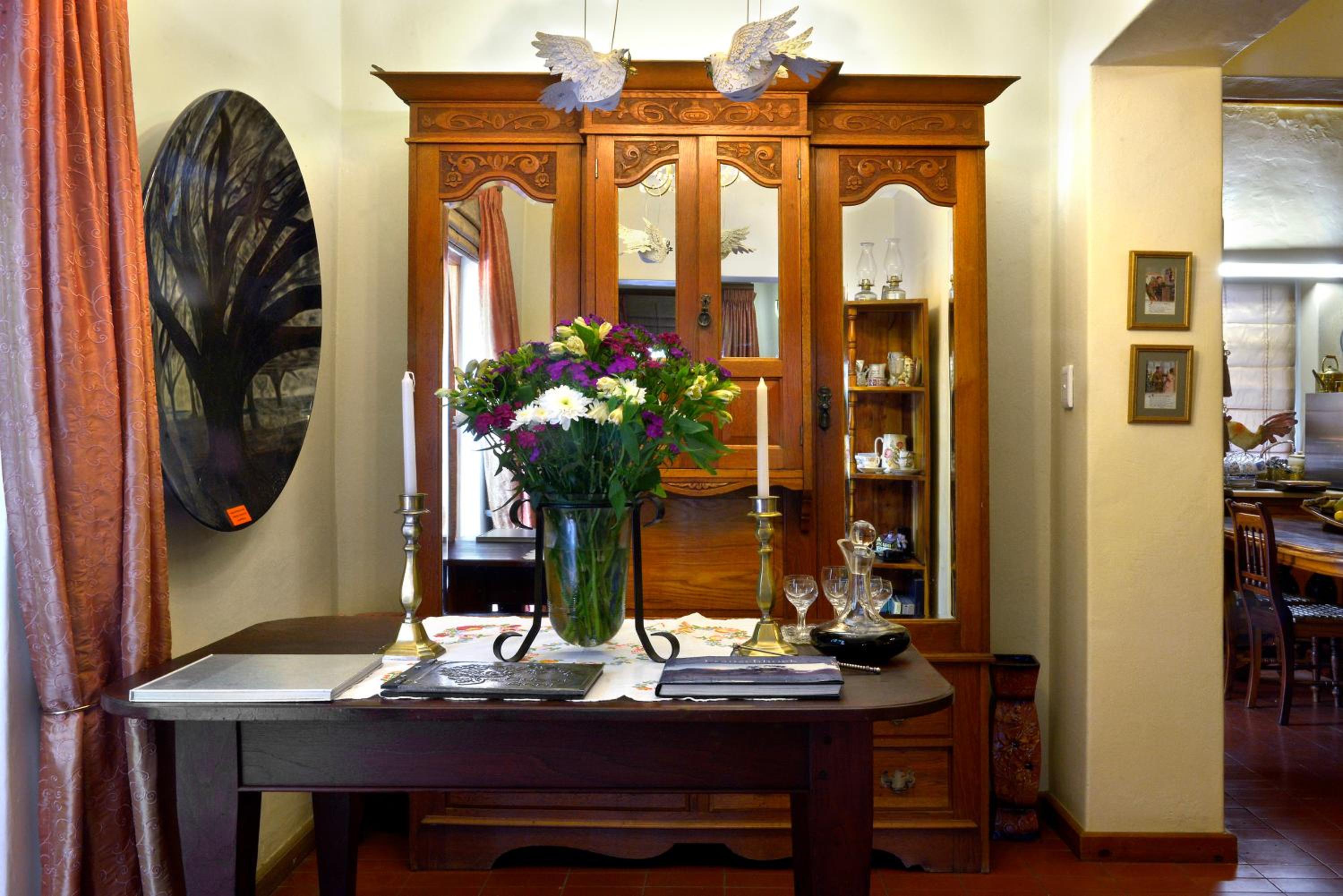 Centre-Ville Guest House - Image 3