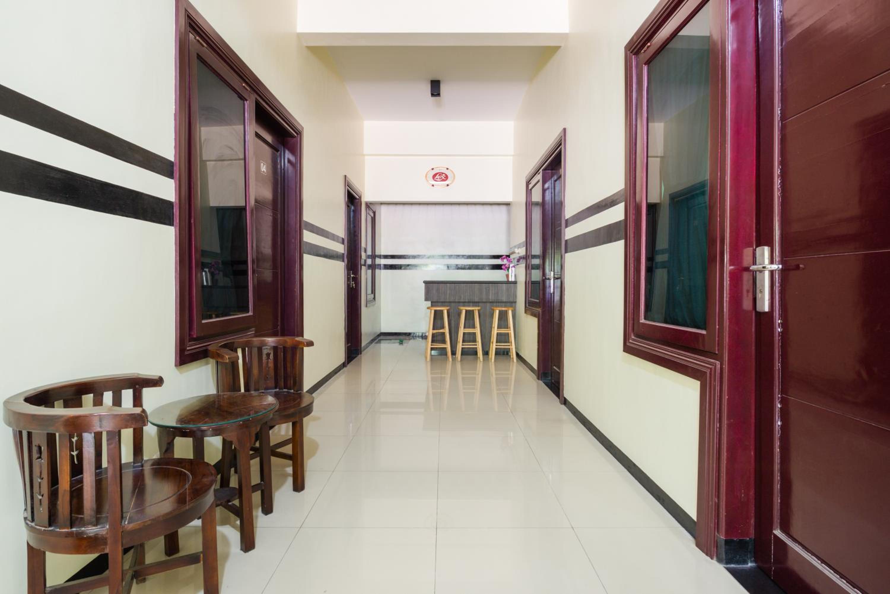 RedDoorz Syariah @ Ketintang Surabaya - Image 5