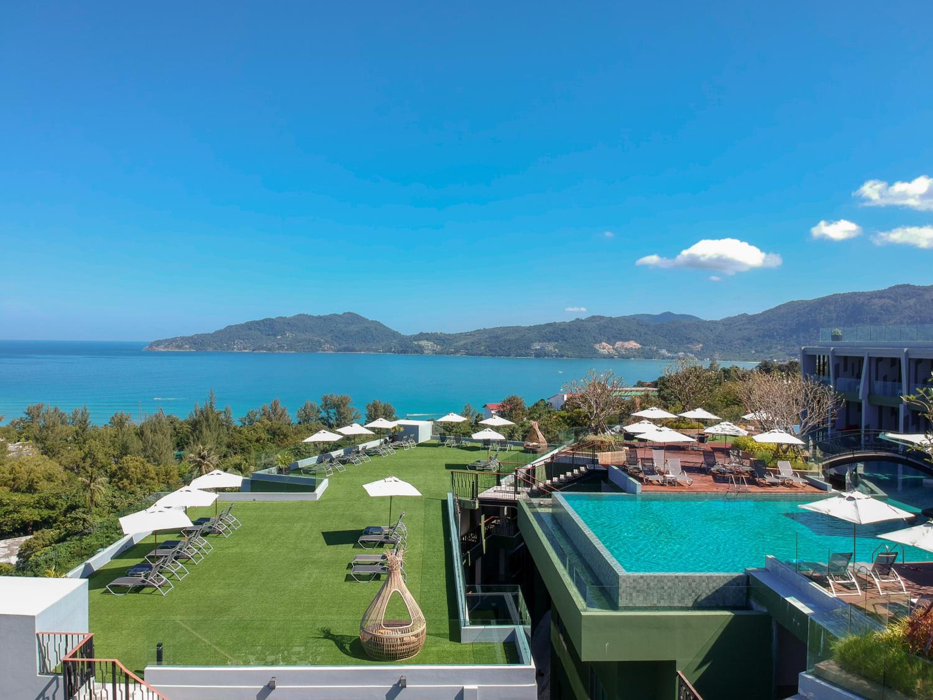Crest Resort & Pool Villas view 5