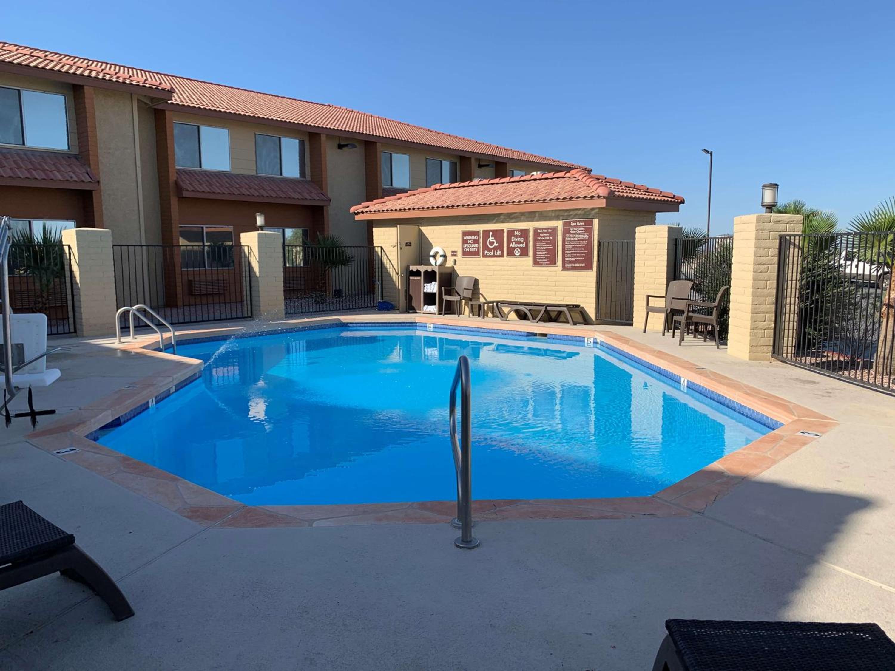Blythe Vacations - Best Western Desert Oasis - Property Image 5