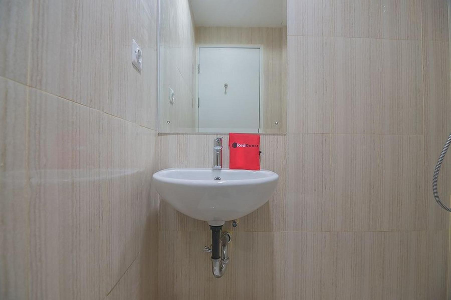 RedDoorz Apartment @ Sentul Tower, Bogor - 16