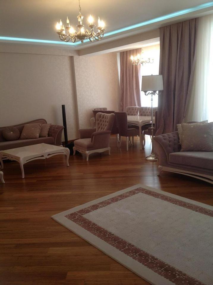 KIDS HOUSE